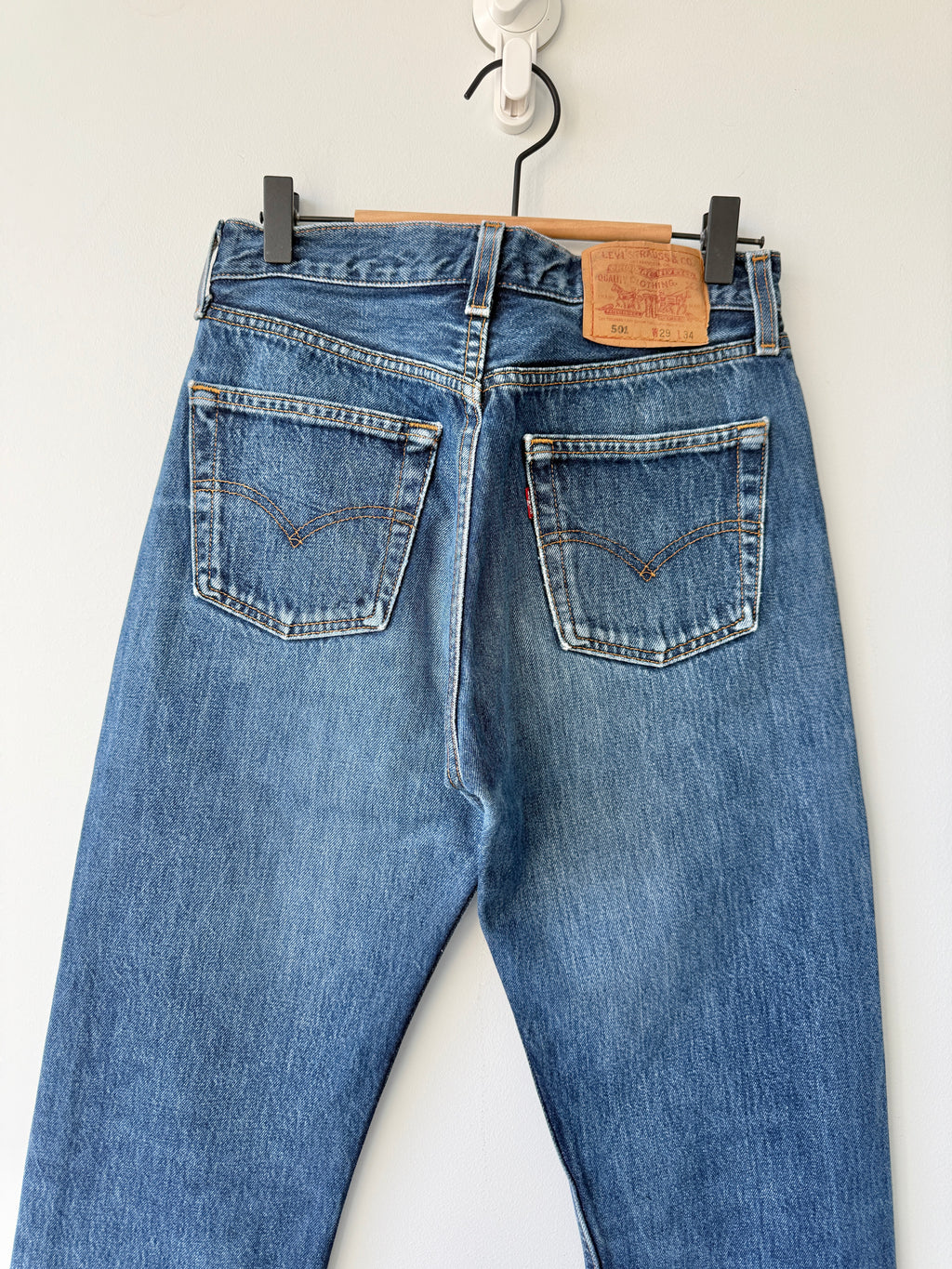 W27 L33 vintage Levis 501 26-27” dark f blue 90s Levi’s 501s USA