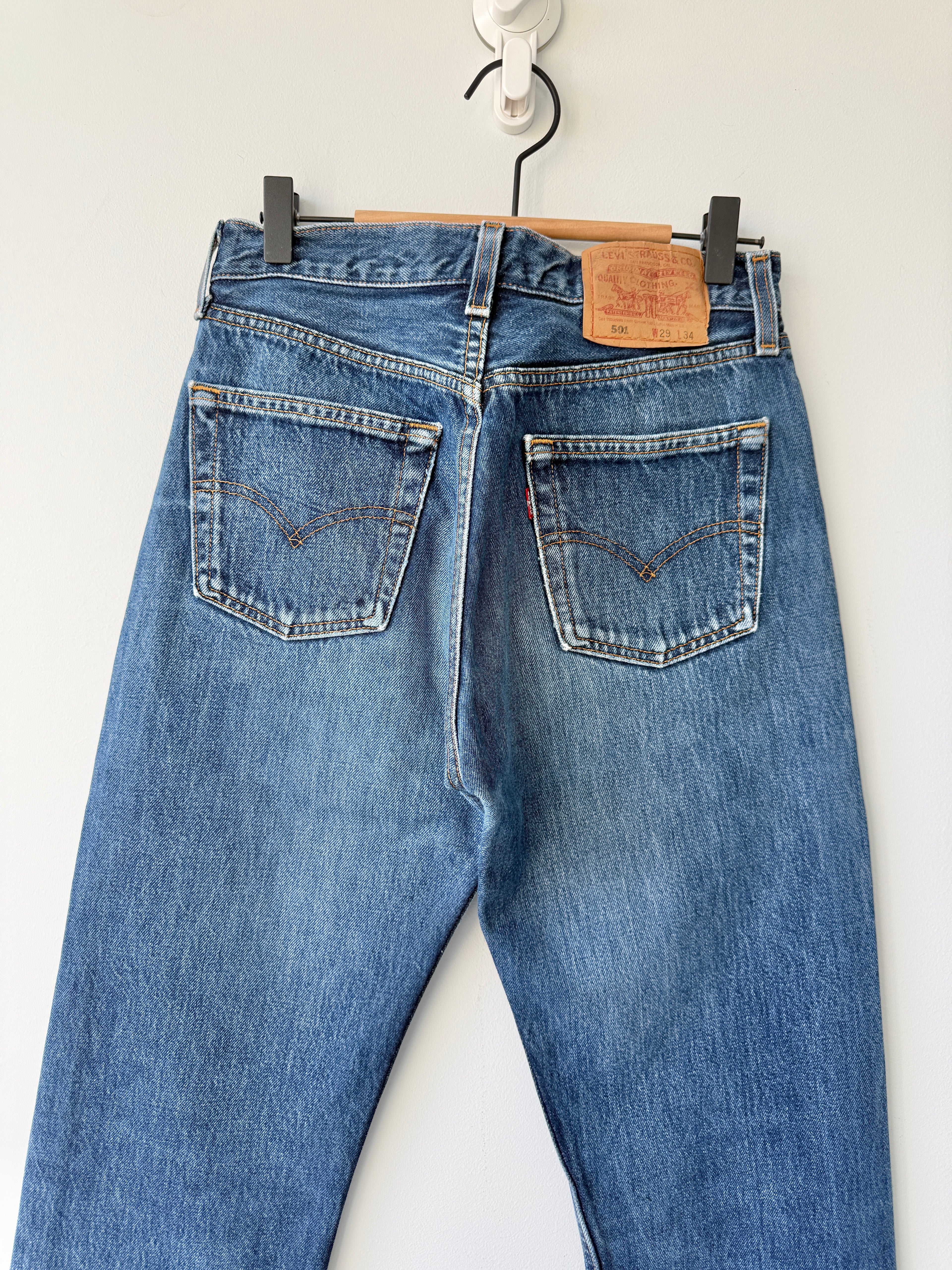 W27 L33 vintage Levis 501 26-27” dark f blue 90s Levi’s 501s USA