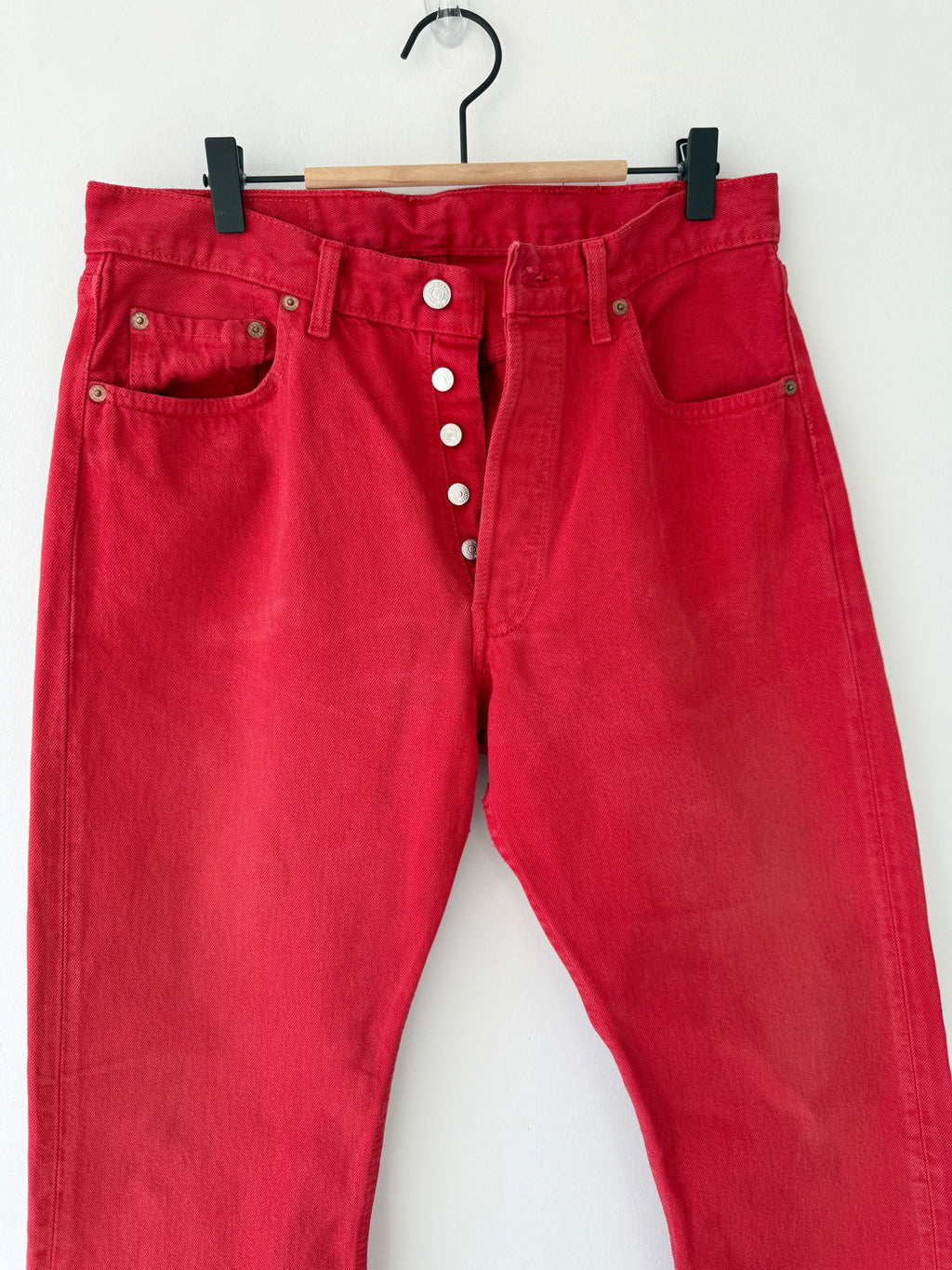 W31 L32 vintage Levis 501s 30/31” measured red denim 90s USA 501s