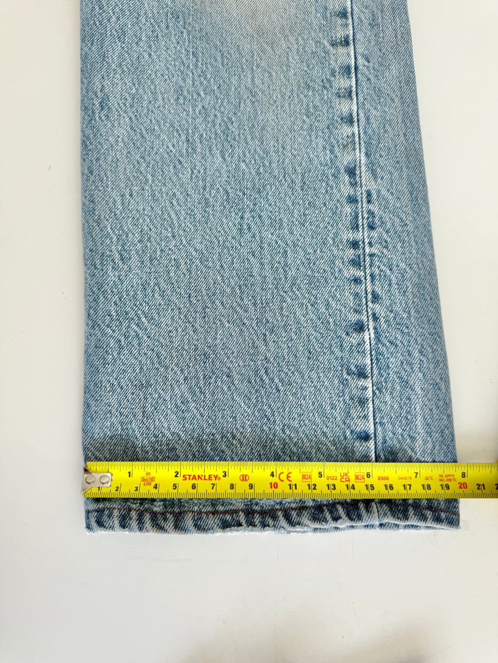 W31 L29 vintage Levis 501s 30/31” medium light blue denim Levi’s 501s 80s USA