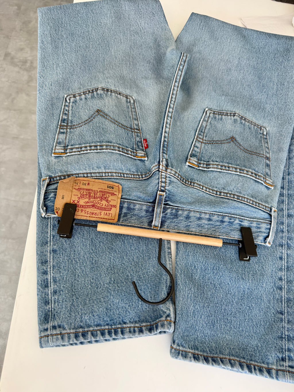 W29 L33vintage Levis 501s 28/29” measured medium fade blue Y2K 501s