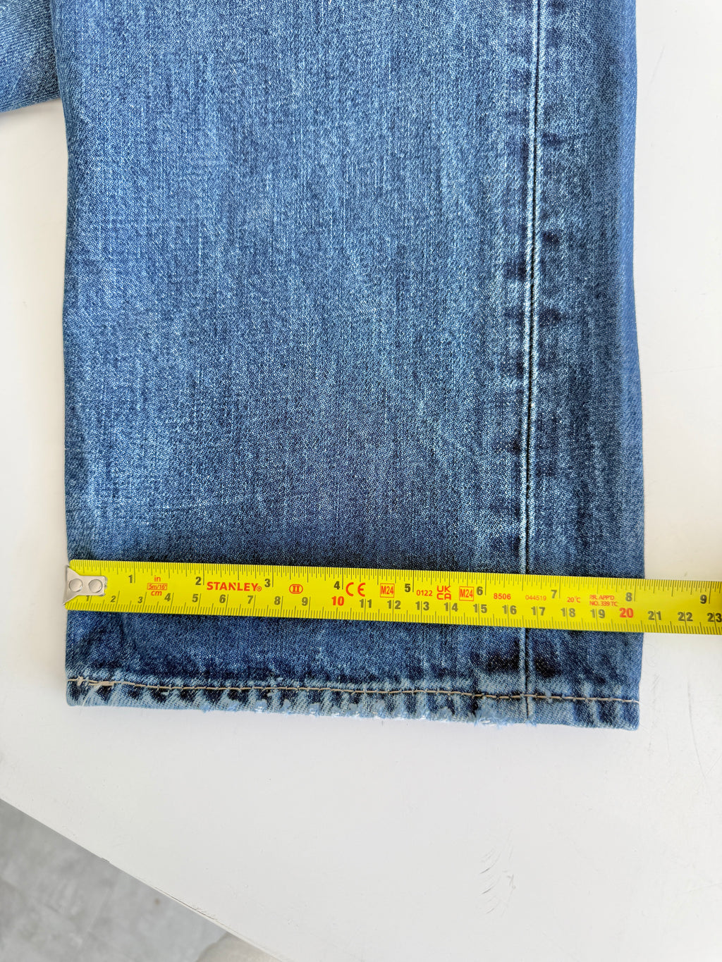 W30 L29 vintage Levis 501 29/30” measured waist faded dark blue 501s Y2K denim
