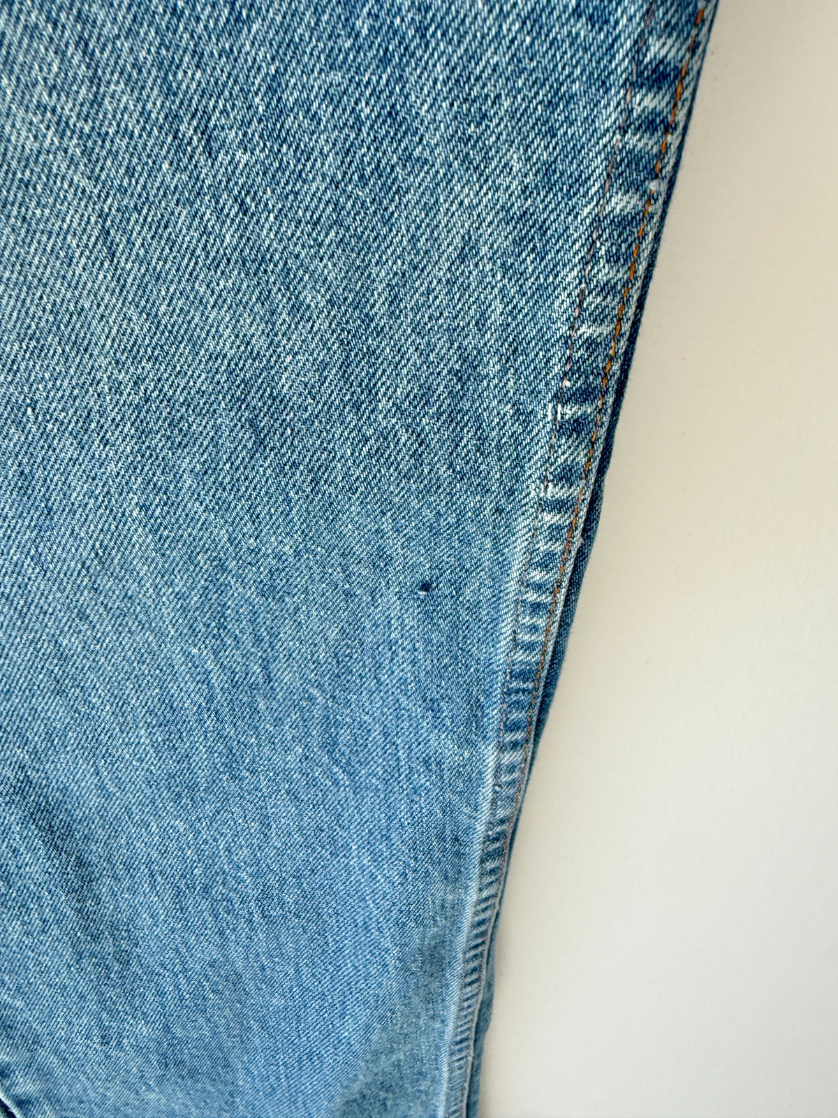 W27 L31 vintage Levis 509 27” measured medium blue faded  80/90s 509s