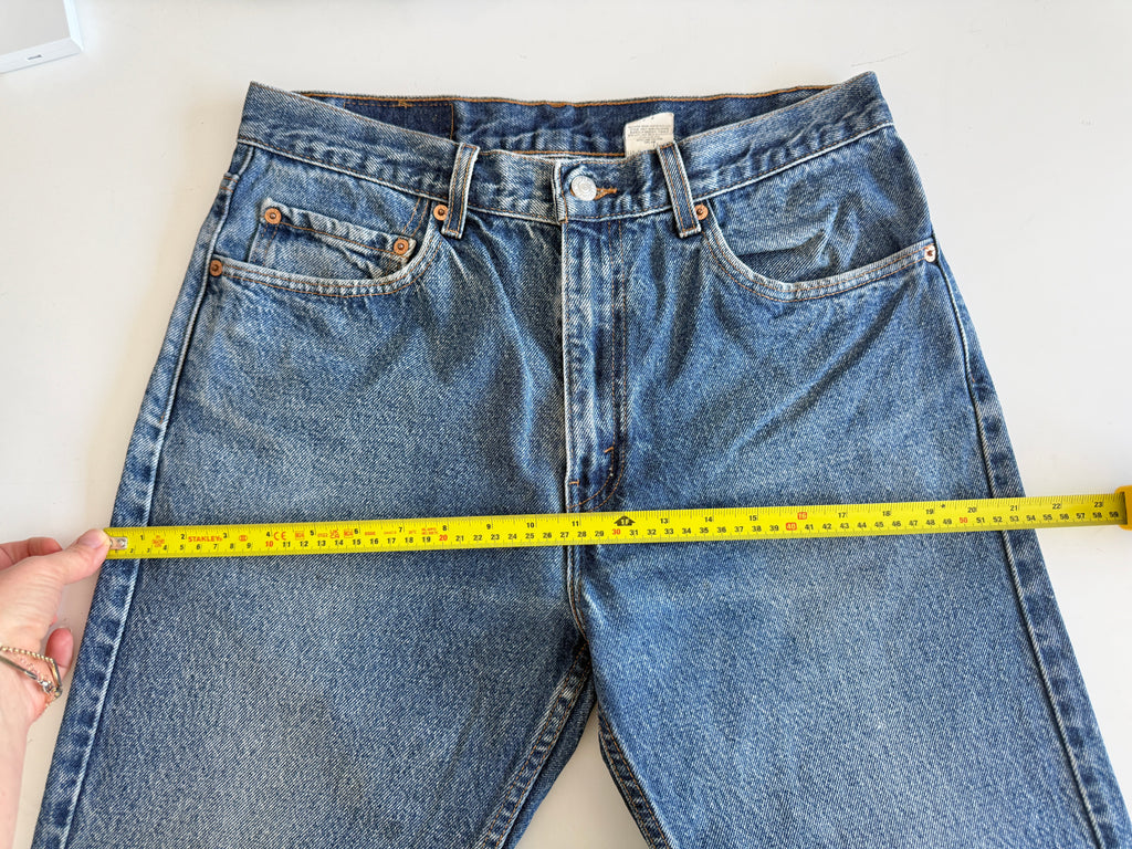 W31 L29 vintage Levis 505 30/31” measured waist dark blue 505s made in 90s  Wallet mark