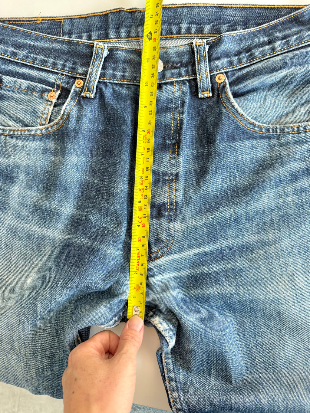 W31 L31 vintage Levis 501 dark blue 30/31” measured waist Y2K levis 501s