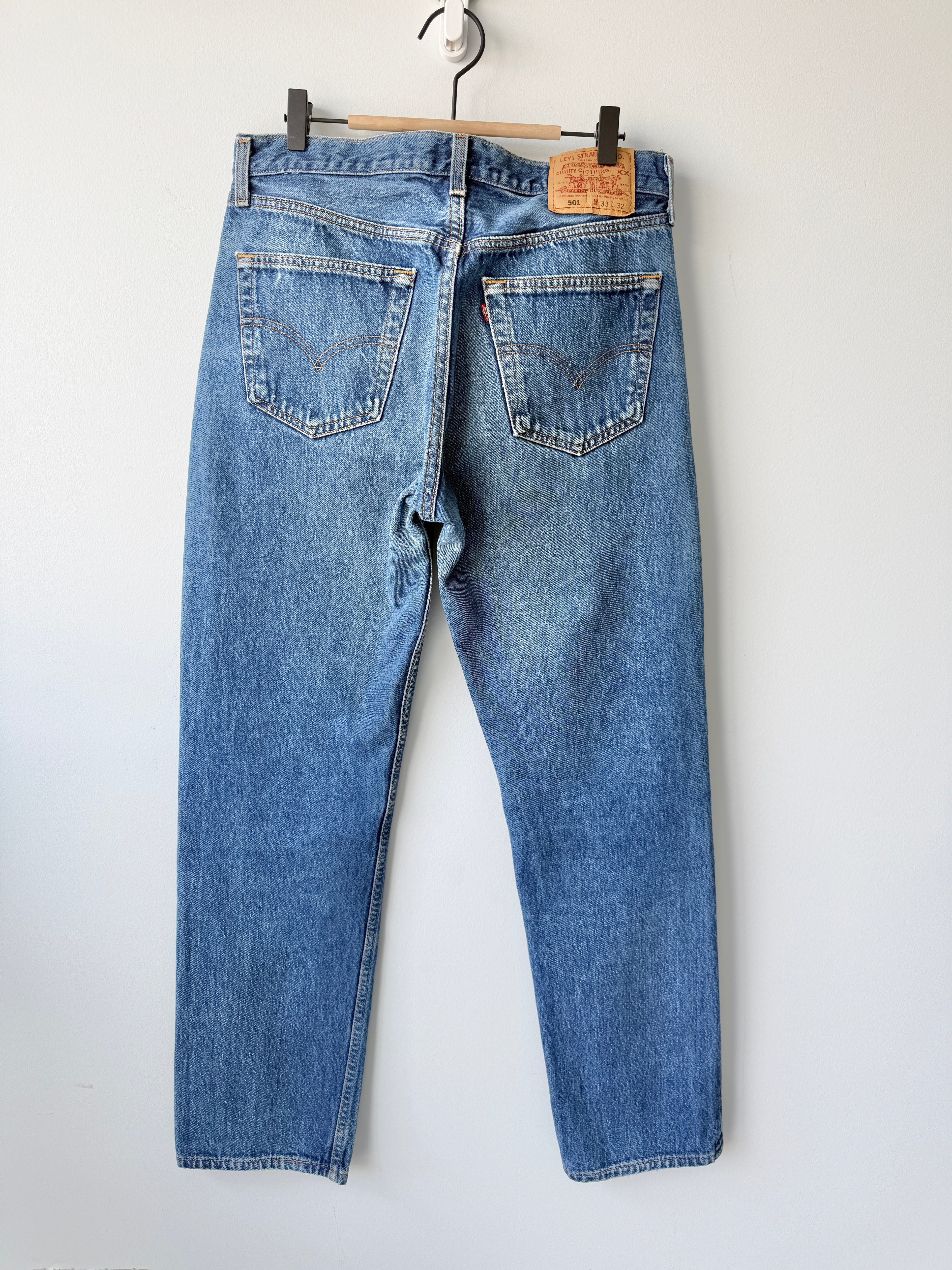 W31 L31 vintage Levis 501 30-31”measured dark faded blue 90s USA 501s