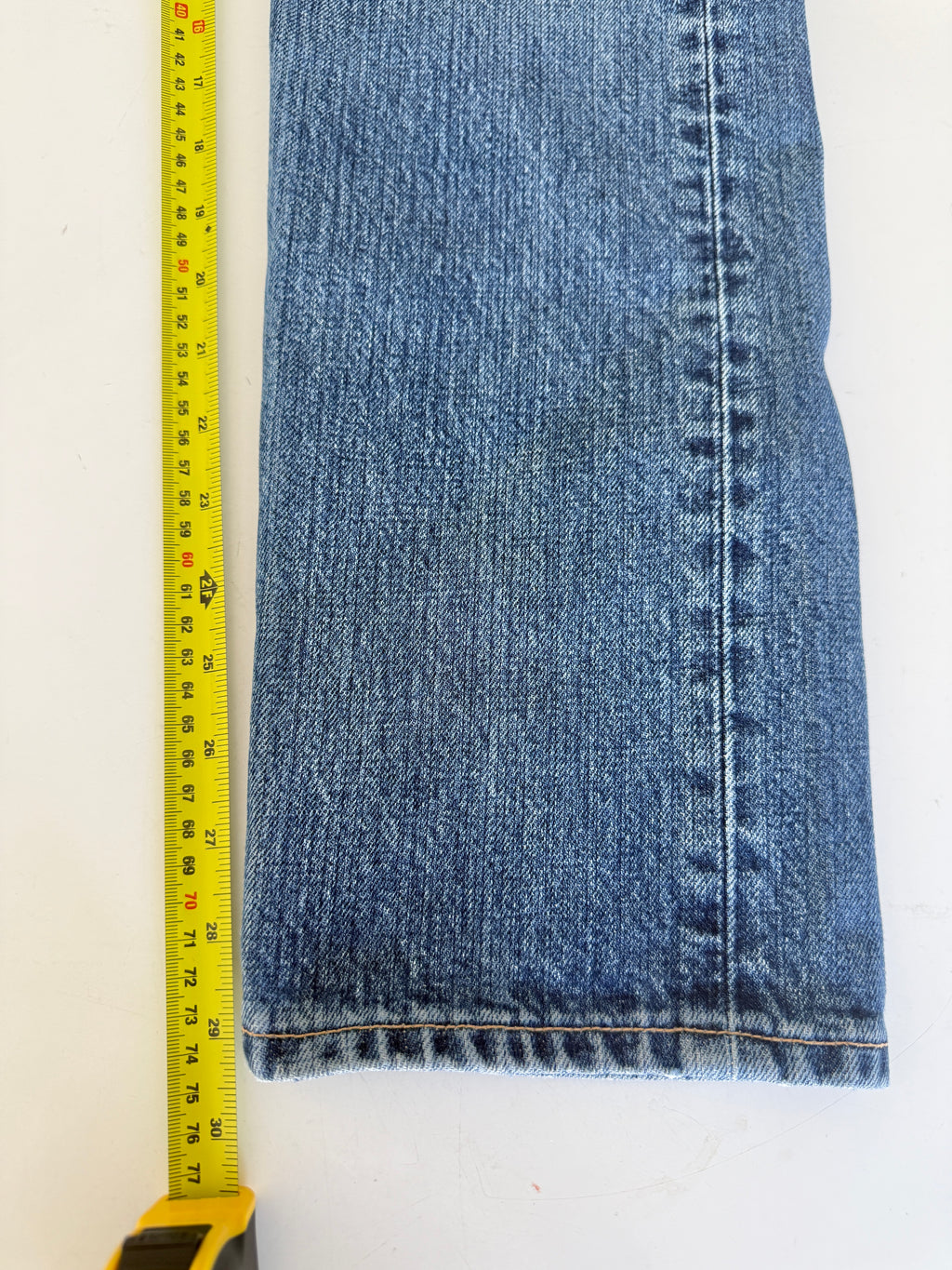 W24 L31 vintage Levis 501 23/24” measured waist dark faded blue 90s 501s