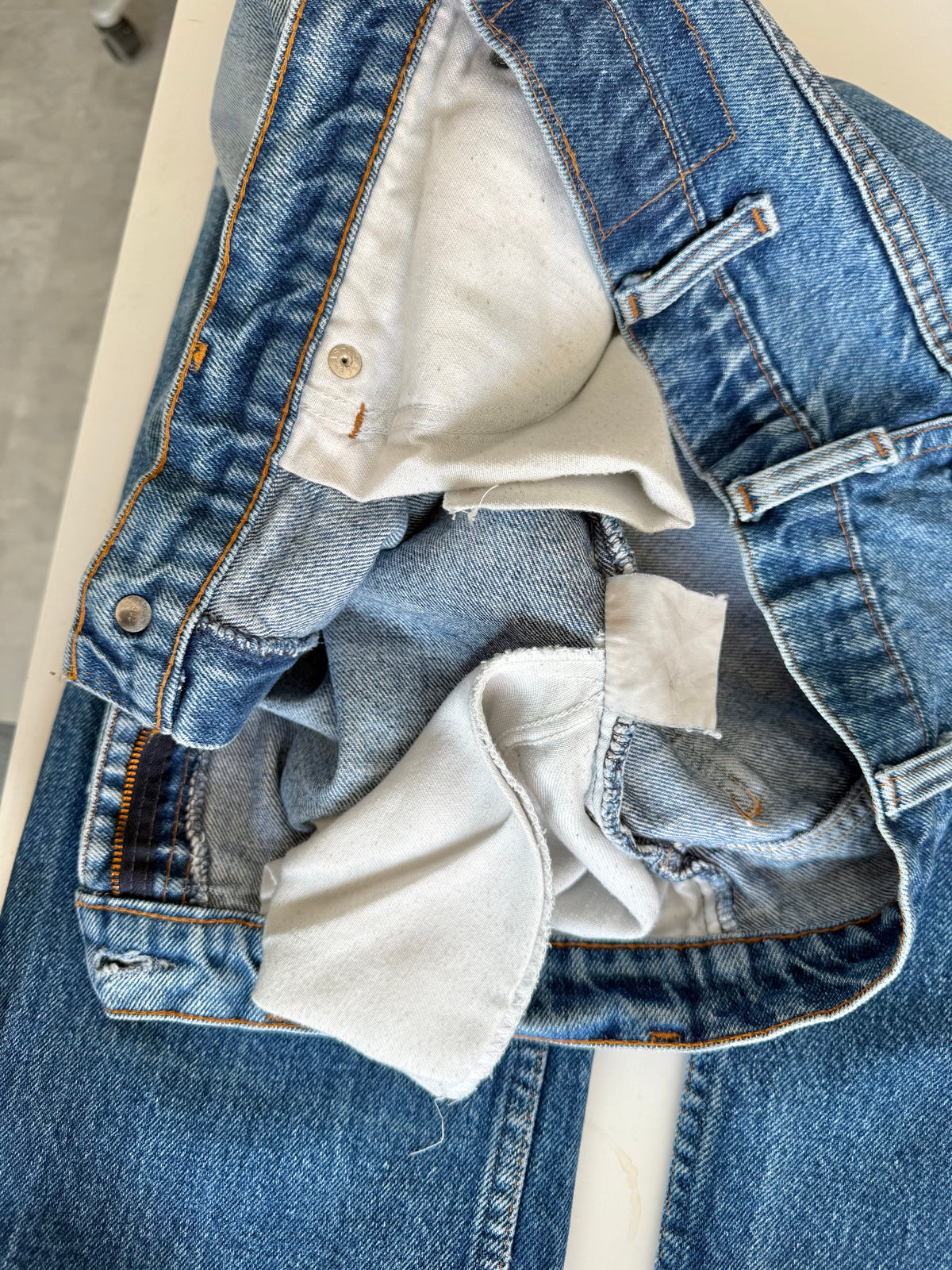 W33 L32 vintage Levis dark faded blue 32/33” measured waist late 80s levis orange tag