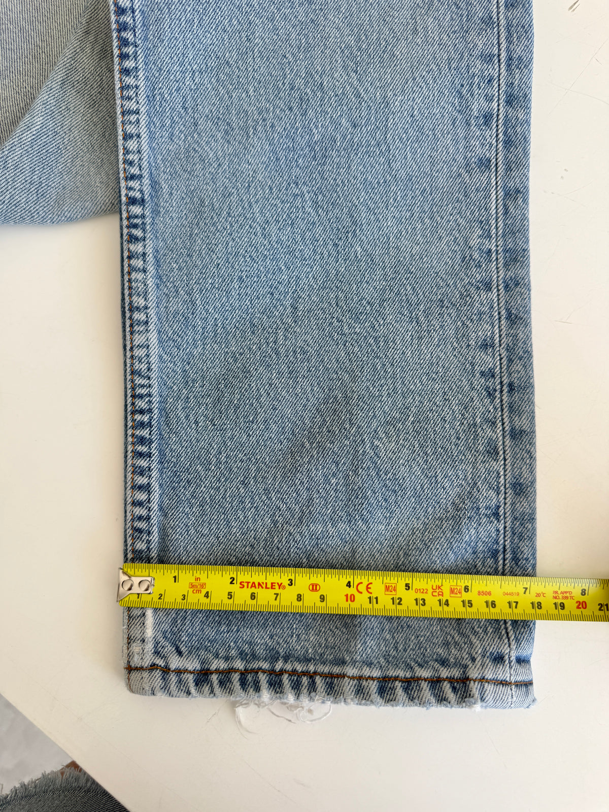W25 L30 vintage Levis 501s 25” measured light blue faded Y2K 501s