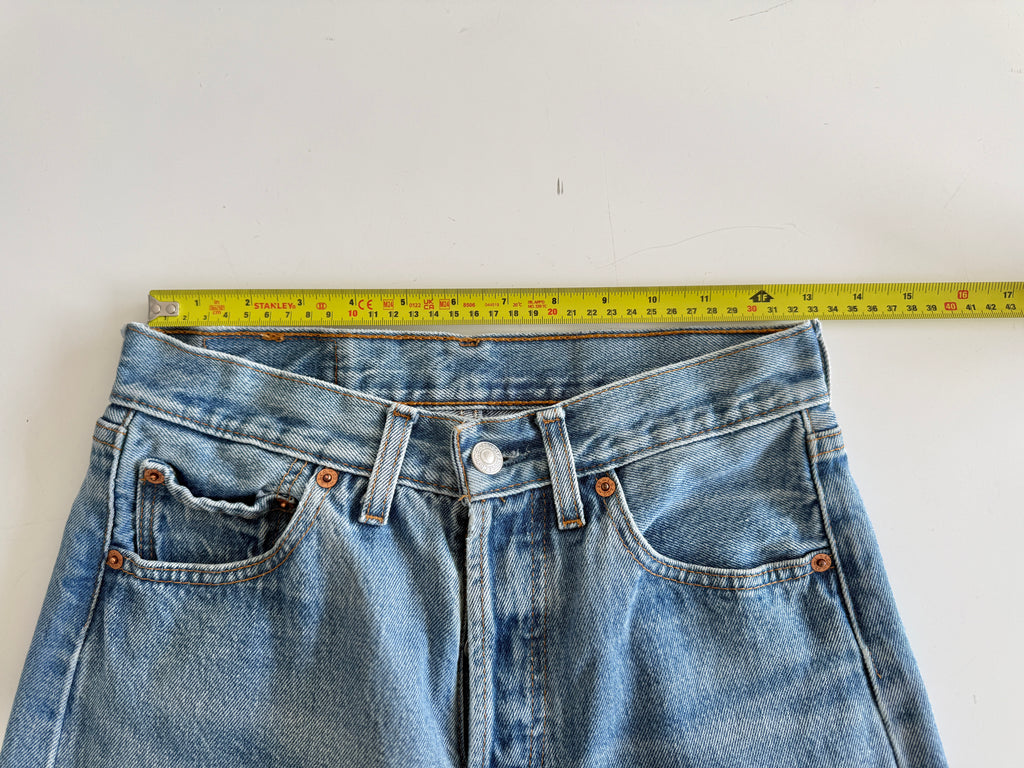 W26 L30 vintage Levis 501 25-26” measured medium blue 90s Levi’s 501s