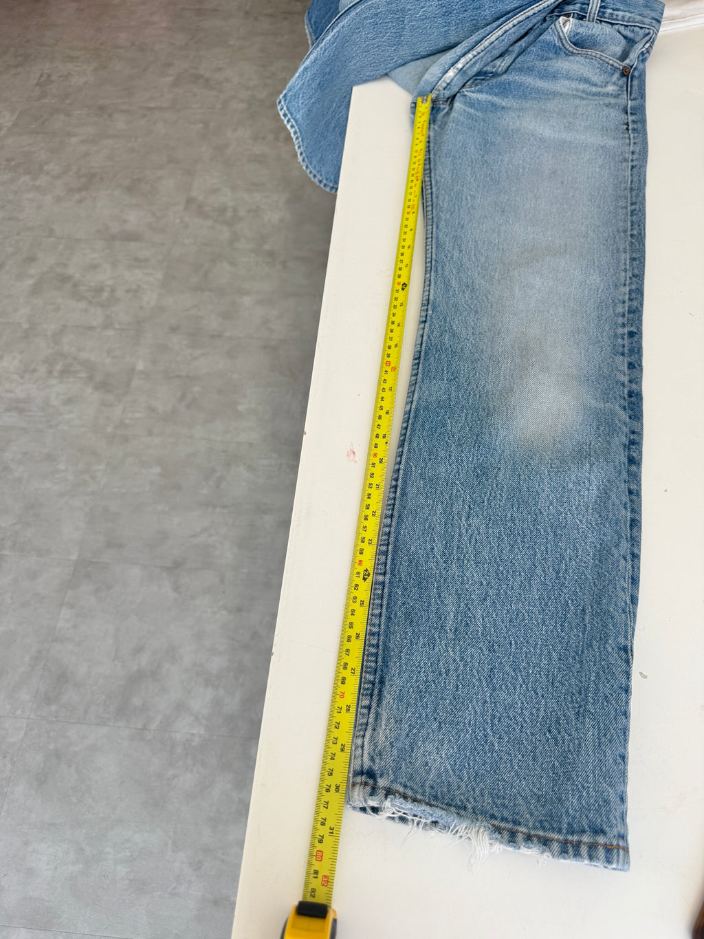 W27 L30 vintage Levis 701s 26/27” measured waist medium faded blue USA 80s 701s