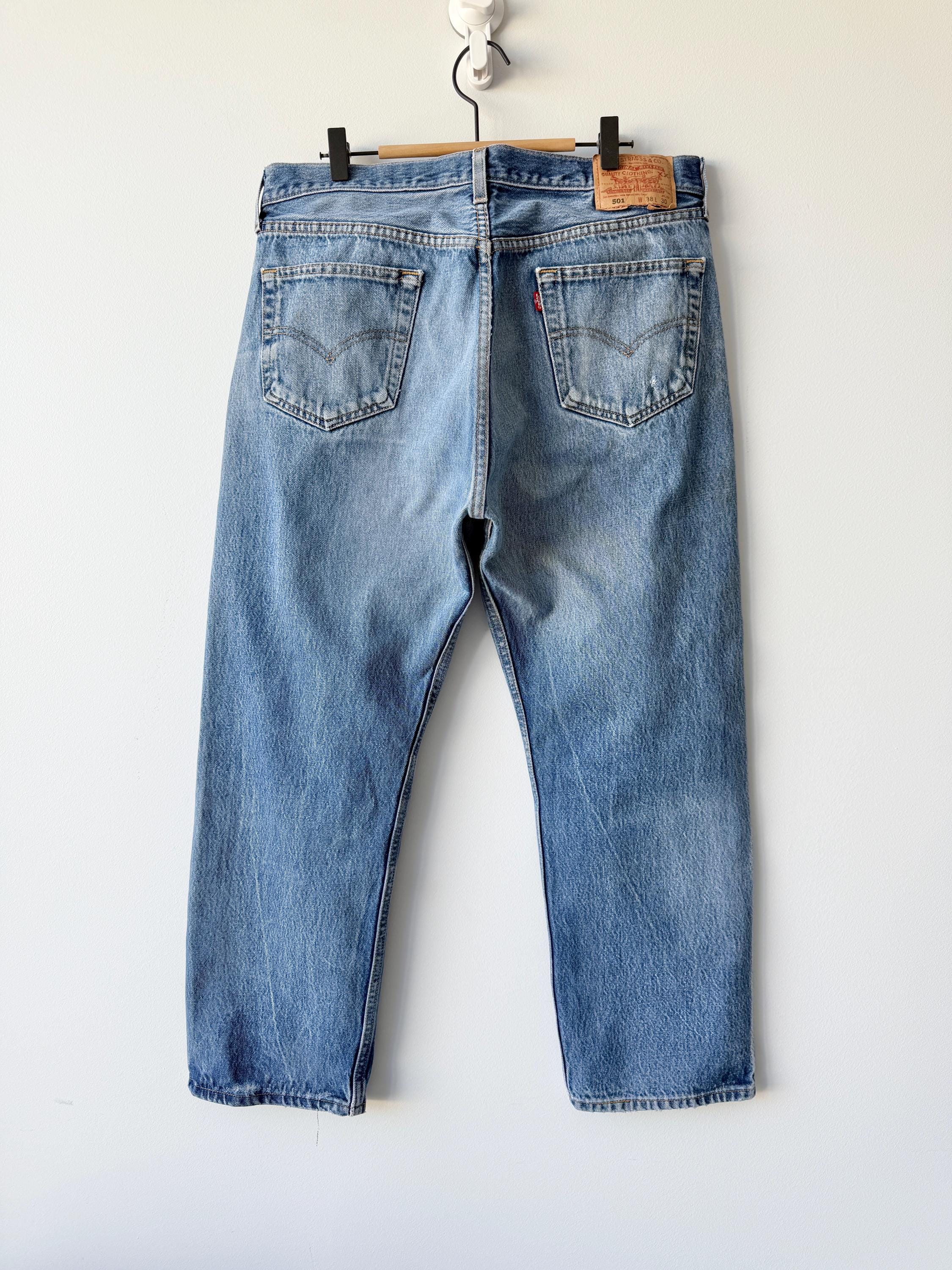 W36 L27 Levis 501 vintage 35-36” measured waist made in Y2K