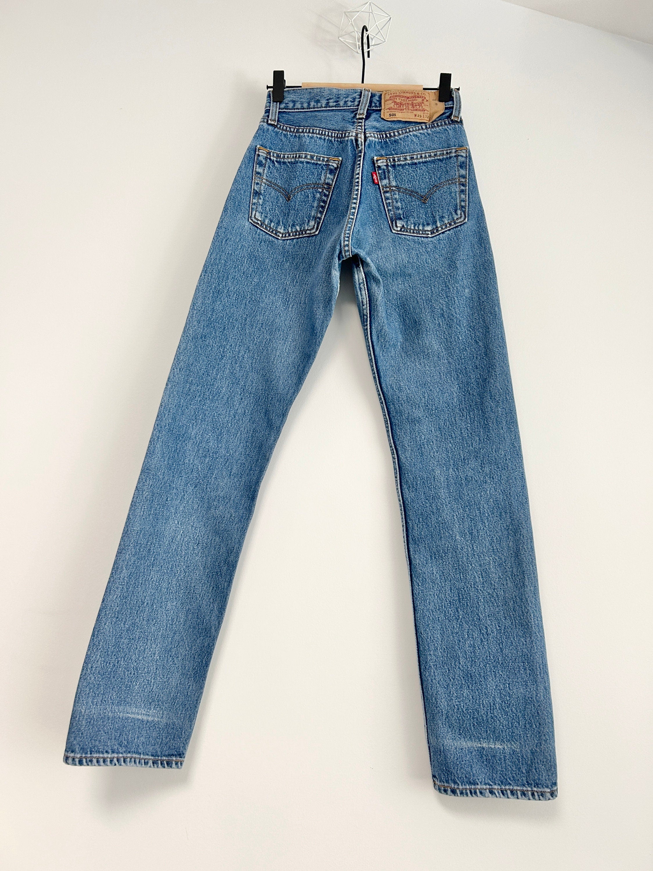 Levis 501 vintage w23 L31 Levi’s 501 faded medium blue 90s Levi’s blue faded blue straight leg blue 501 vintage blue 501 worn vintage Levi’s