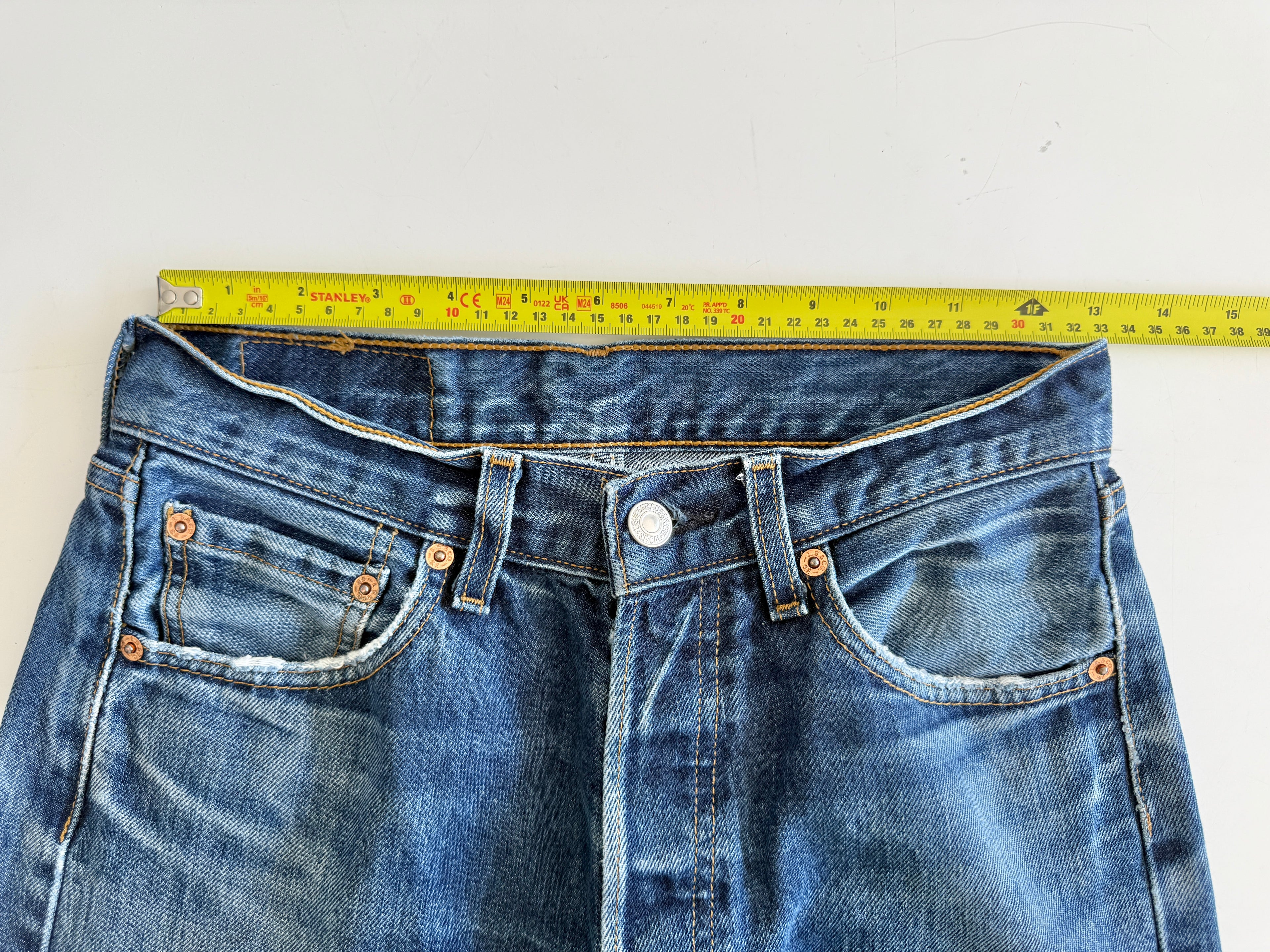 W26 L30 vintage Levis 501 25/26” measured waist dark faded blue 501s Y2K