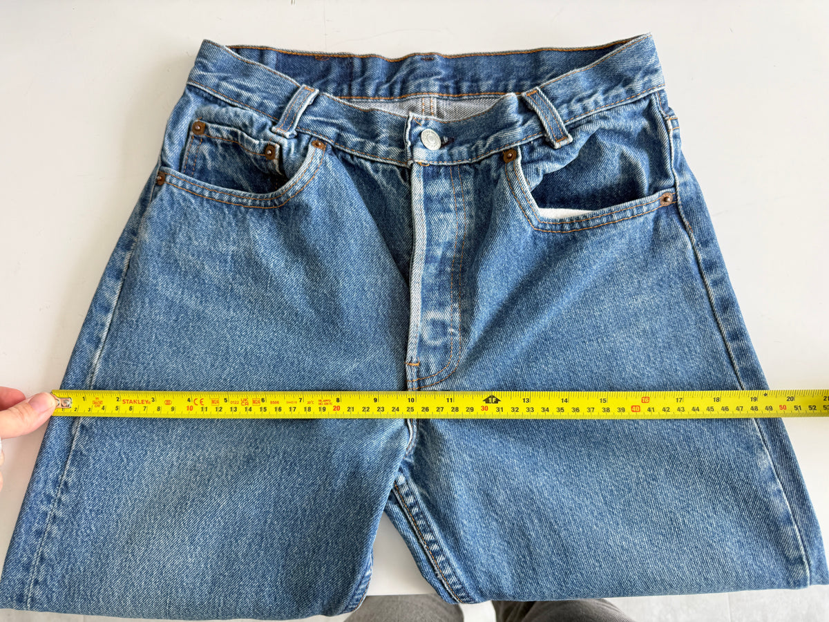 W27 L27 vintage Levis 701 0117 dark faded blue 29/30” measured waist 701 0117s 80s USA