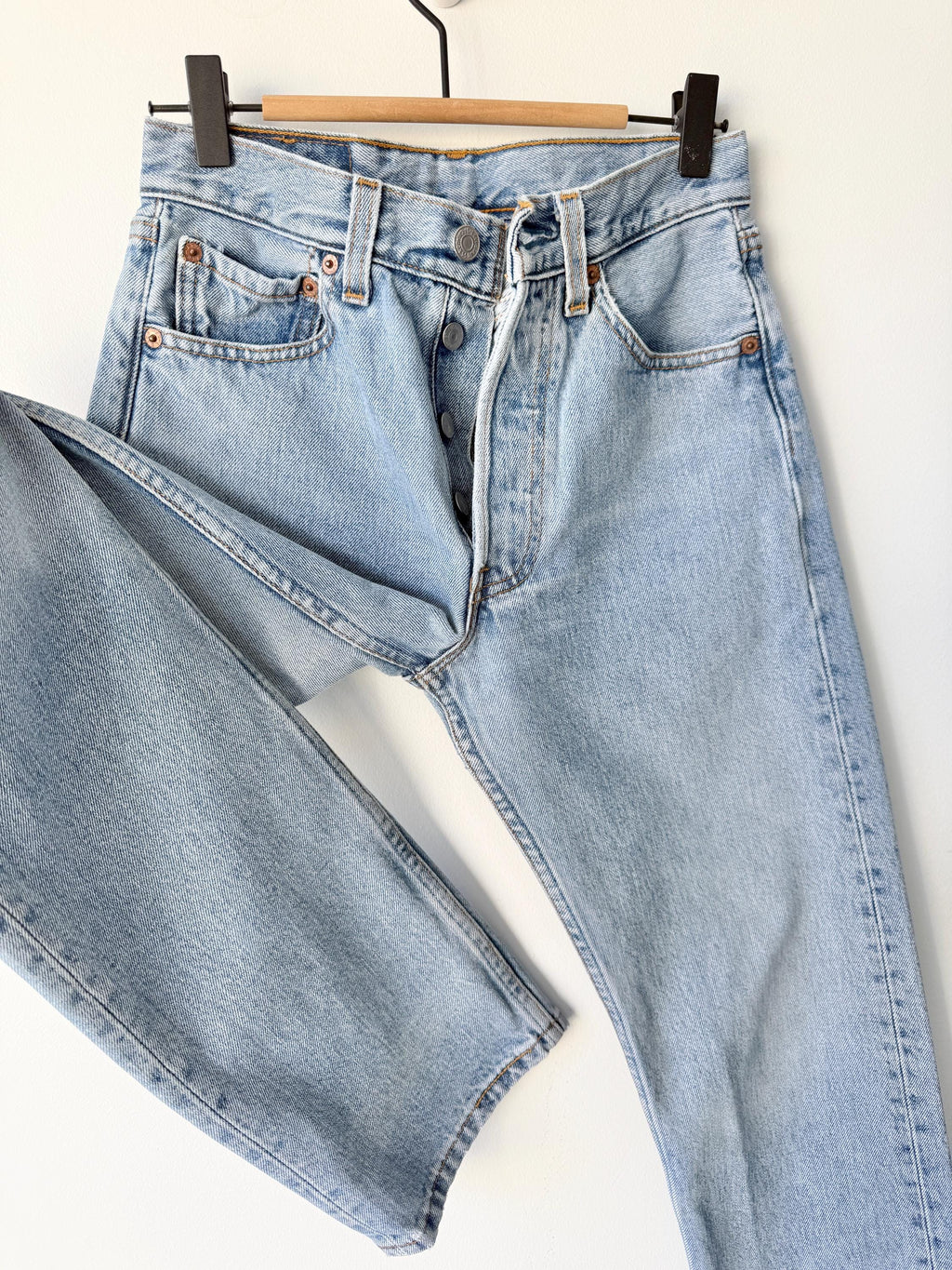W25 L31 vintage Levis 501 24-25” measured light blue made in 90s USA (iuk)