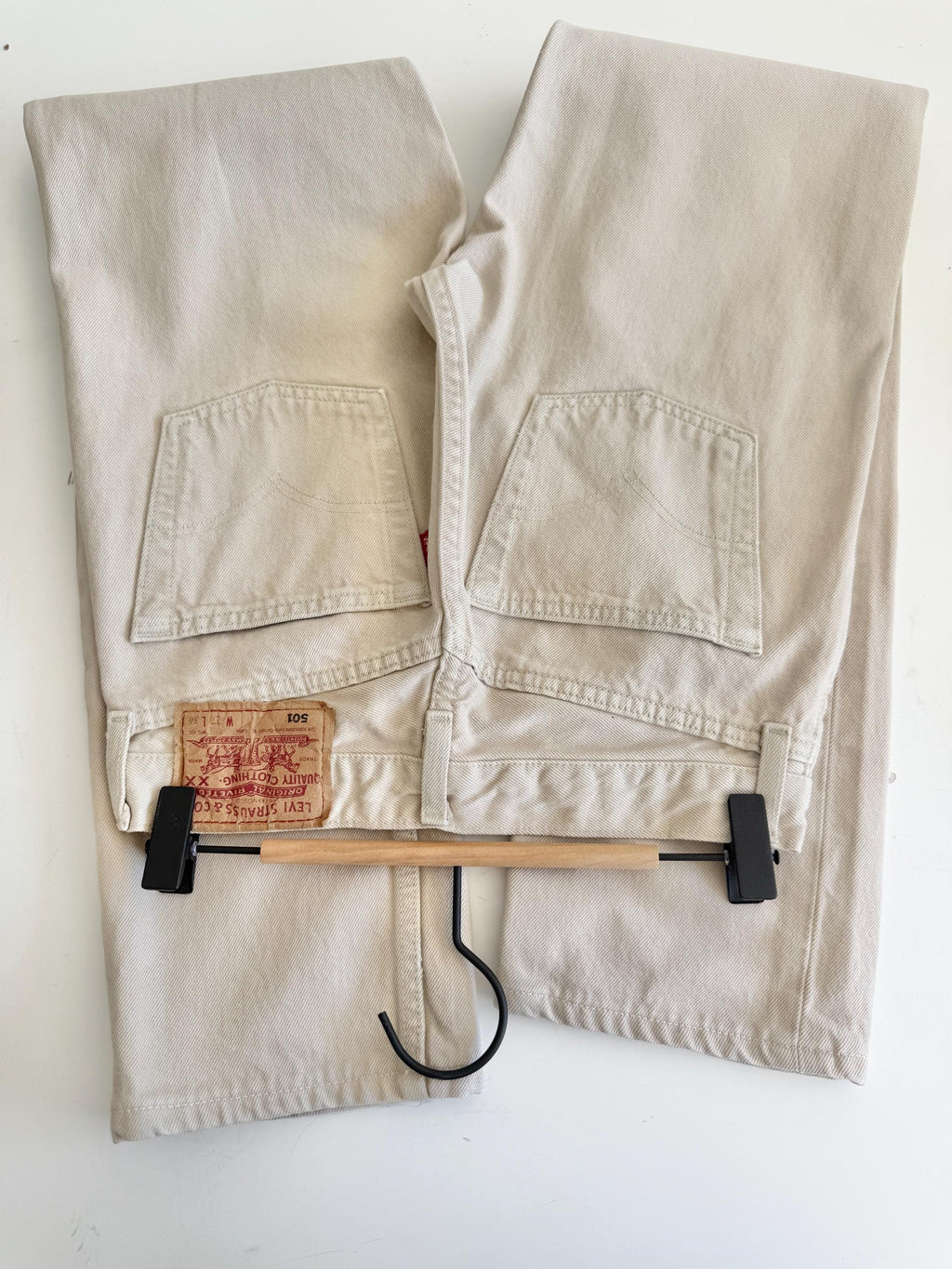 W25 L30 Levis 501 vintage 24-25” measured waist beige made in Spain 90s