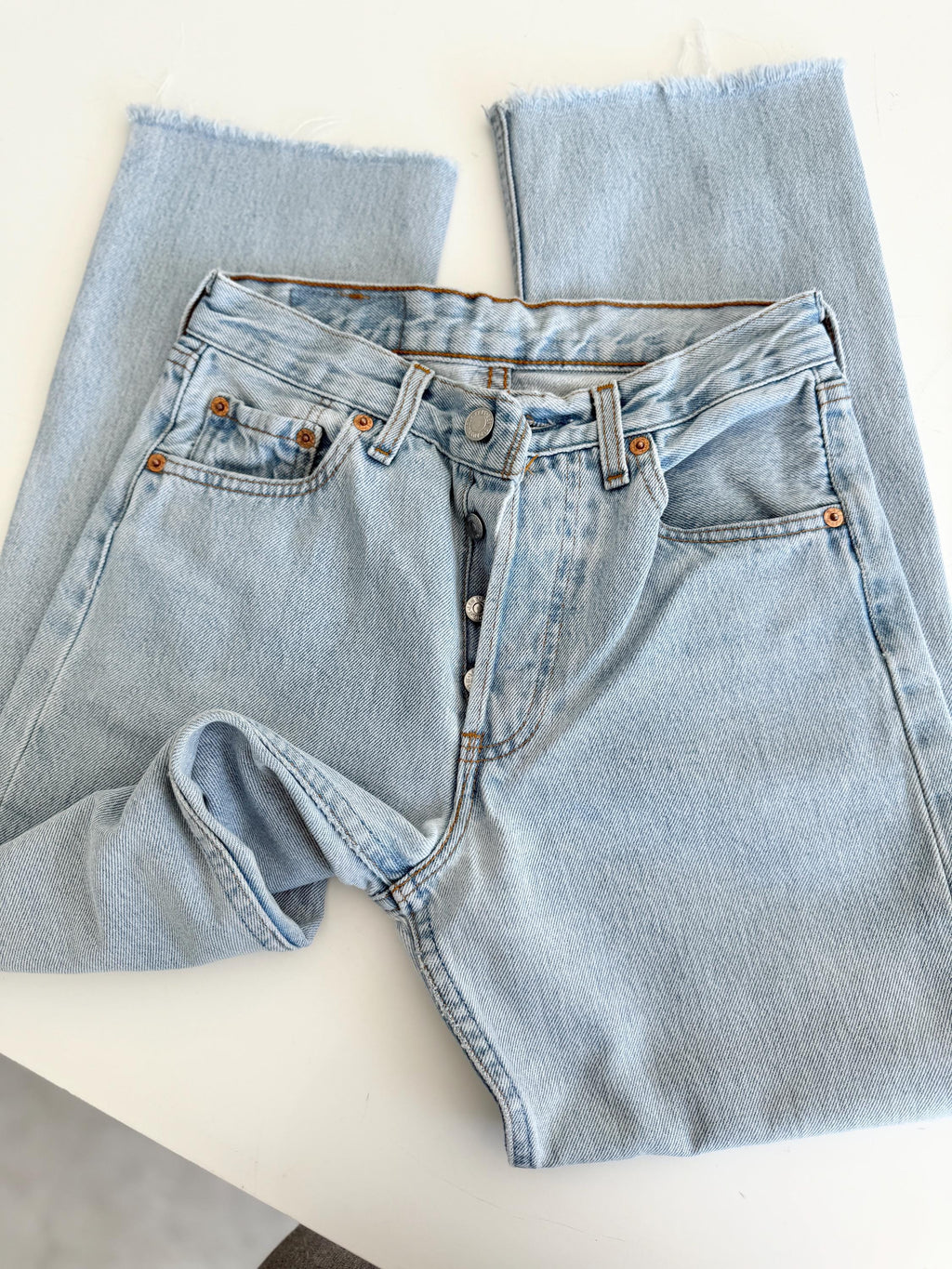 W25 L27 Levis 501 vintage 25” waist light blue 501s made in France 90s (posted weekend)