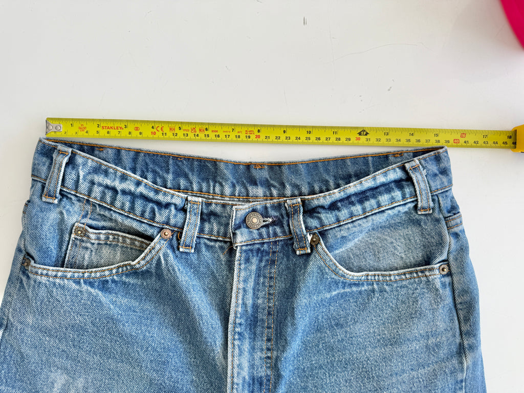 W30 L29 vintage Levis 517 30/31” measured waist medium blue faded  80s 517s shorts
