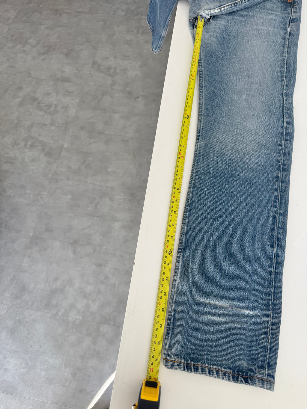 W26 L31 vintage Levis 501s 25/26” measured medium dark fade blue distressed 501s Y2K