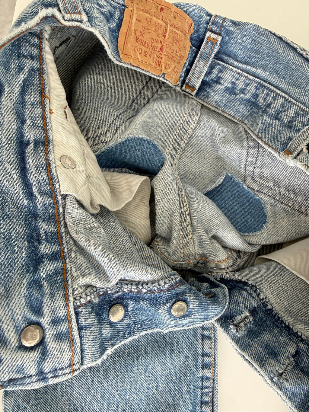 Soft W24 L28 vintage Levis 701s 23/24” measured light blue faded 80s USA 701s