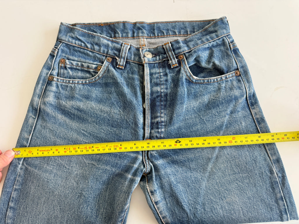 W26 L28 vintage Levis 501 dark blue 25/26” measured waist 501s 80s