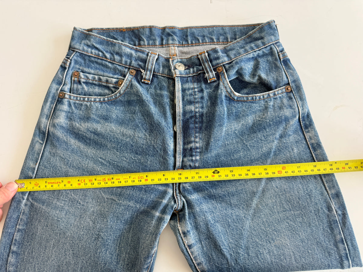 W26 L28 vintage Levis 501 dark blue 25/26” measured waist 501s 80s