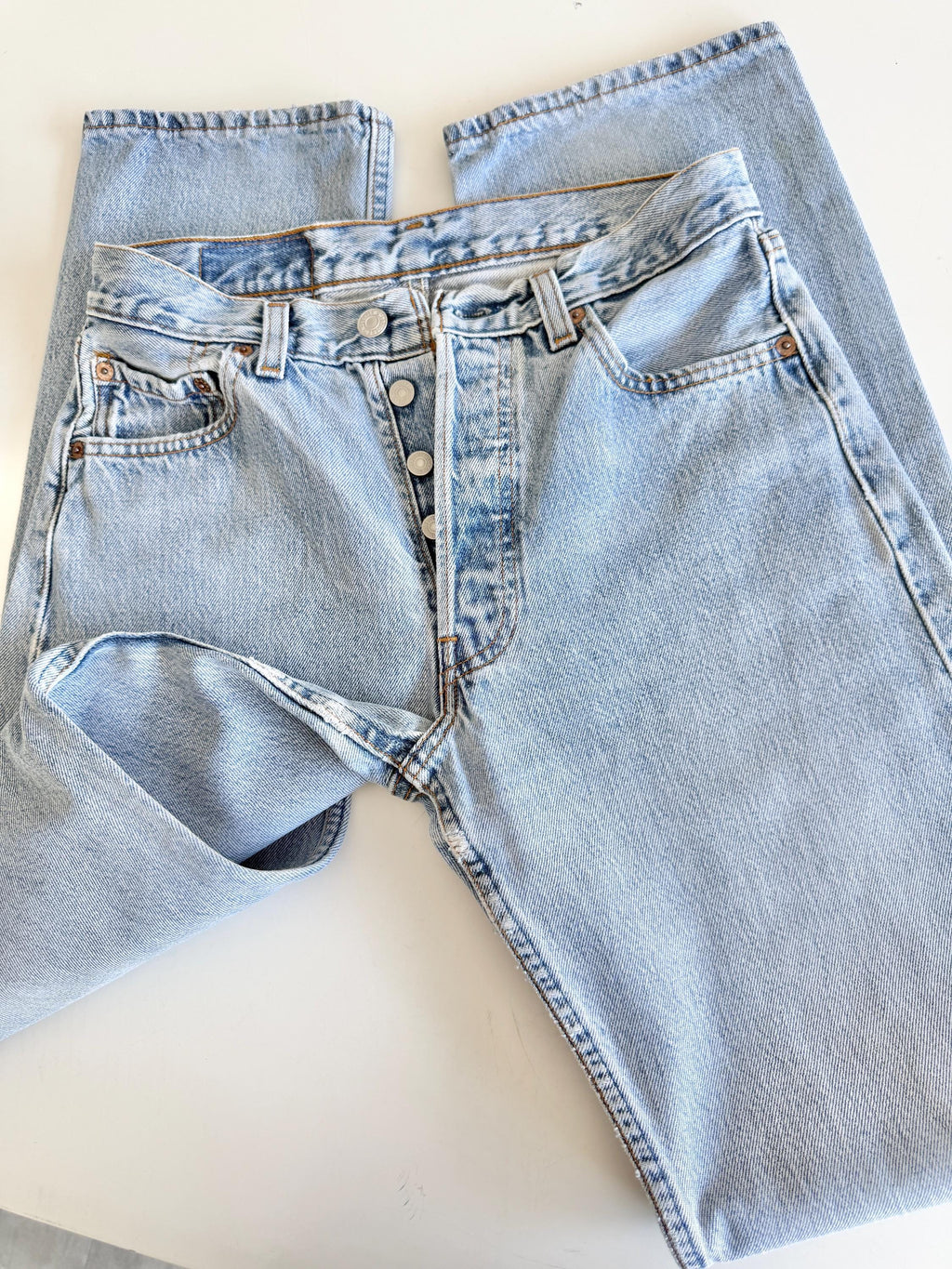 W27 L33 Levis 501 vintage 26-27” measured waist made in USA 90s