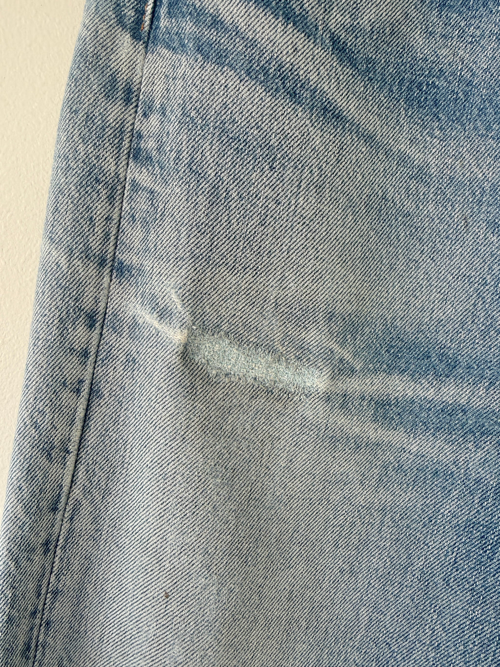 W30 L31 vintage Levis 501 29-30” measured dark whiskers faded blue 90s USA Levi’s 501s