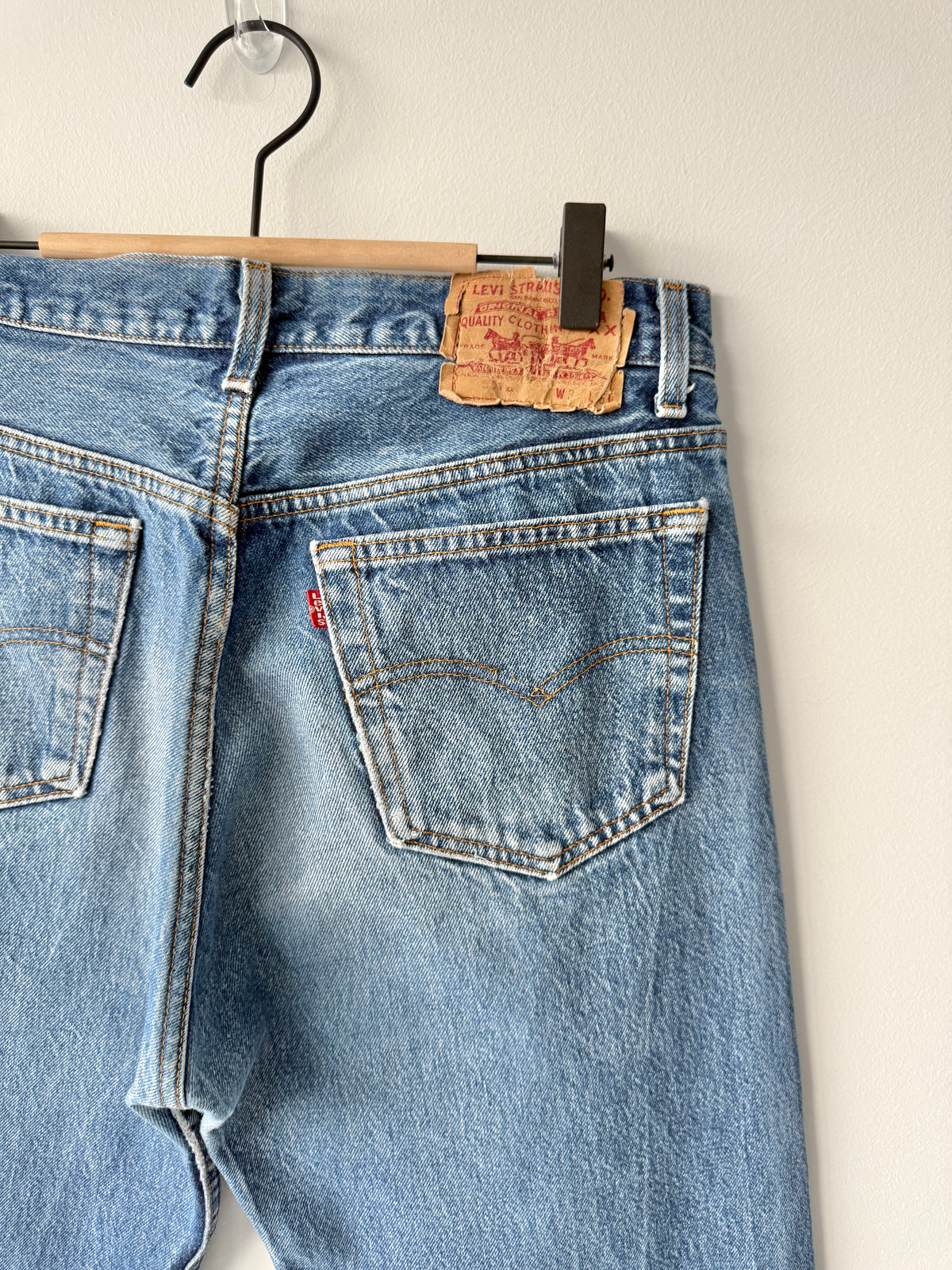 W31 L31 vintage Levis 501s 30/31” measured medium dark blue faded  early 90s 501s USA