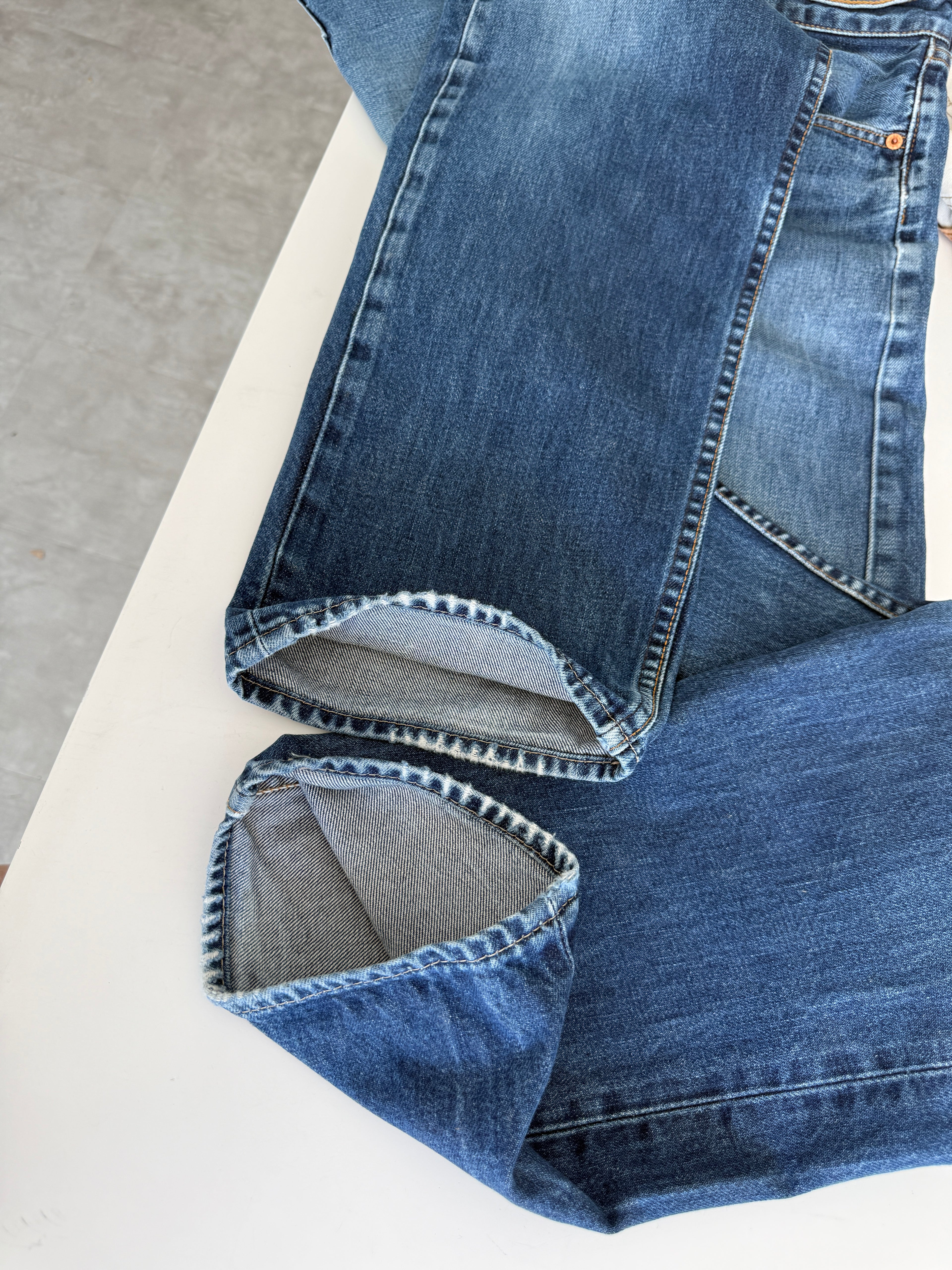W30 L29 vintage Levis 501 29/30” measured waist faded dark blue 501s Y2K denim