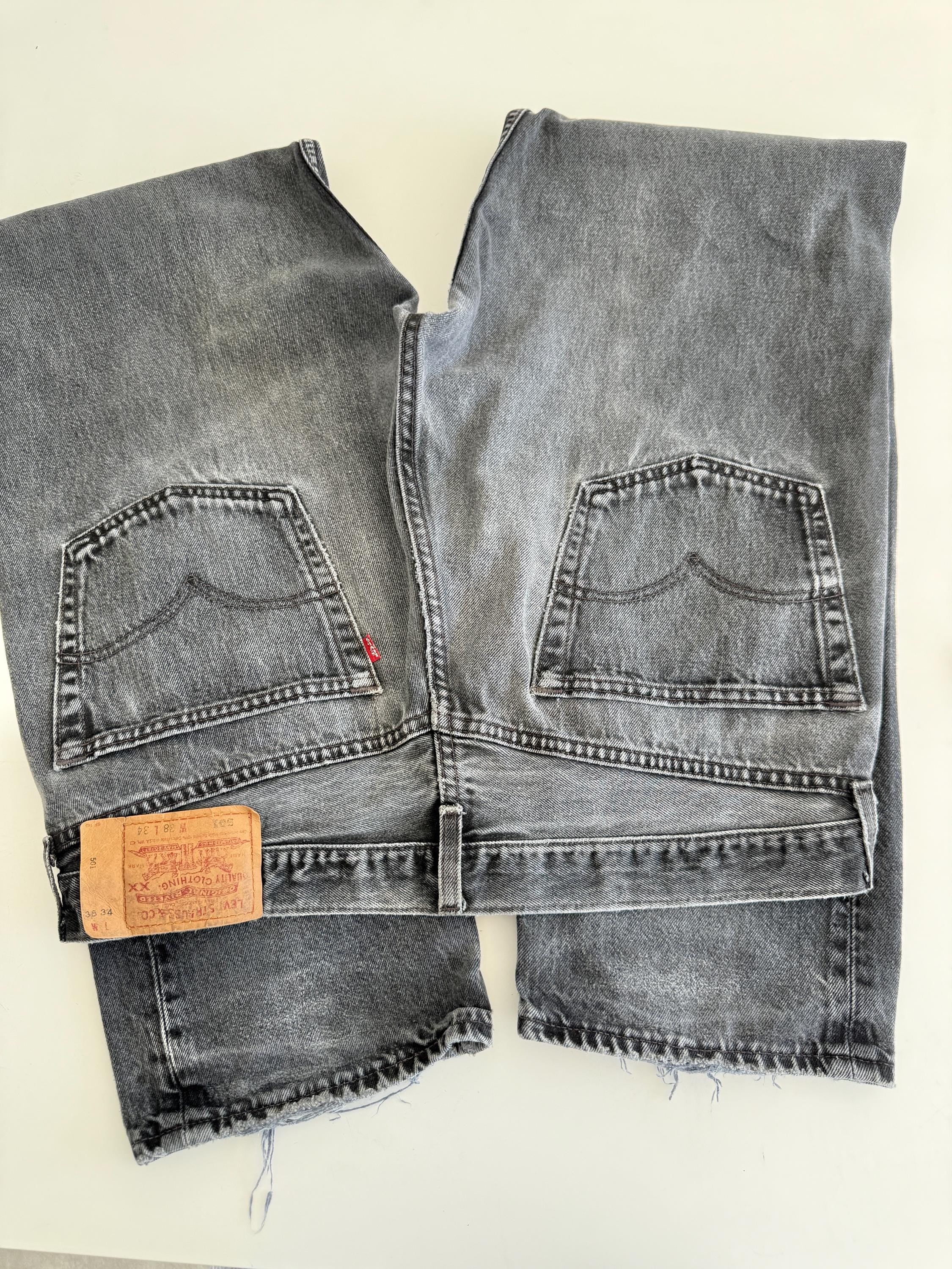 W37 L33 Levis 501 vintage 36-37” measured waist light faded black made in USA 90s