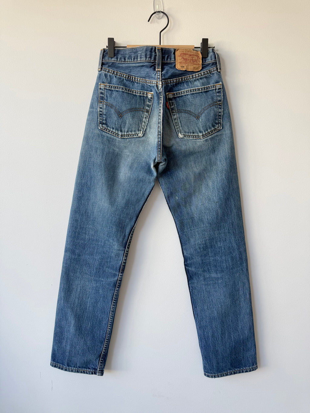 W26 L30 vintage Levis 501 dark blue 25/26” measured waist Y2K levis 501s