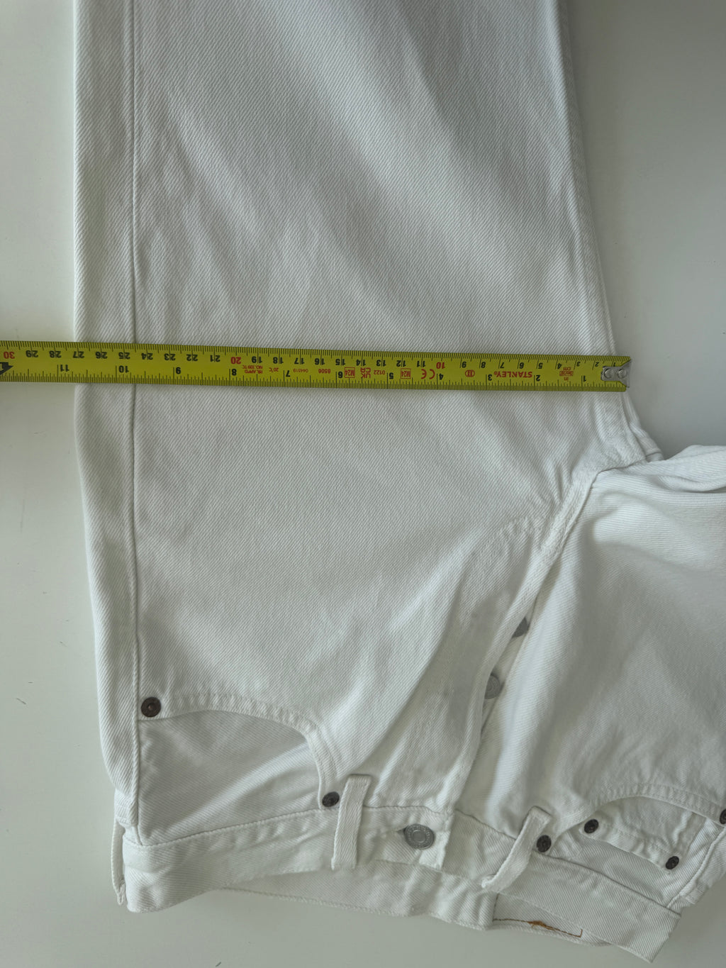 W27 L31 vintage Levis 501 26/27” measured waist white 501s 90s USA denim