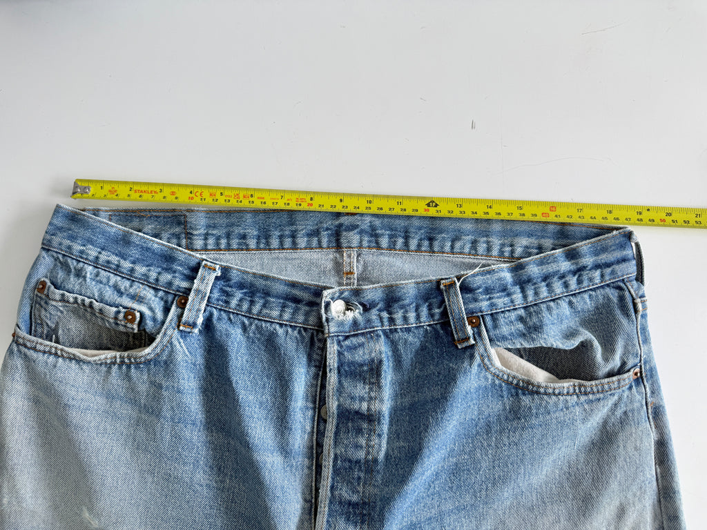 W38 L32 vintage Levis 501s 37/38” measured medium light medium fade denim Levi’s 501s 80s USA