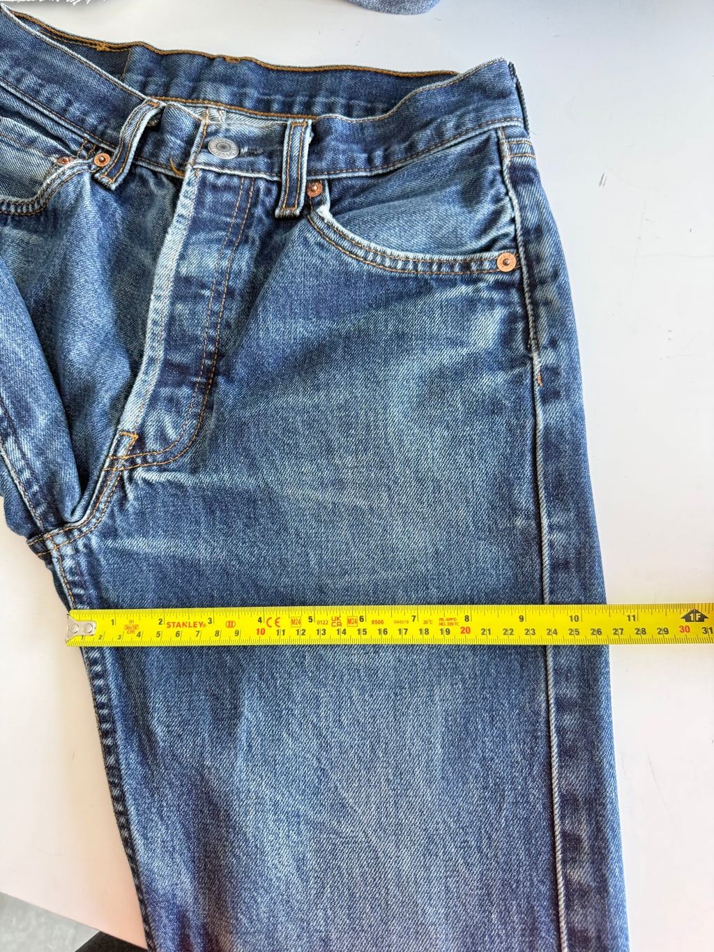 W27 L30 vintage Levis 501 dark blue 25/27” measured waist Y2K levis 501s