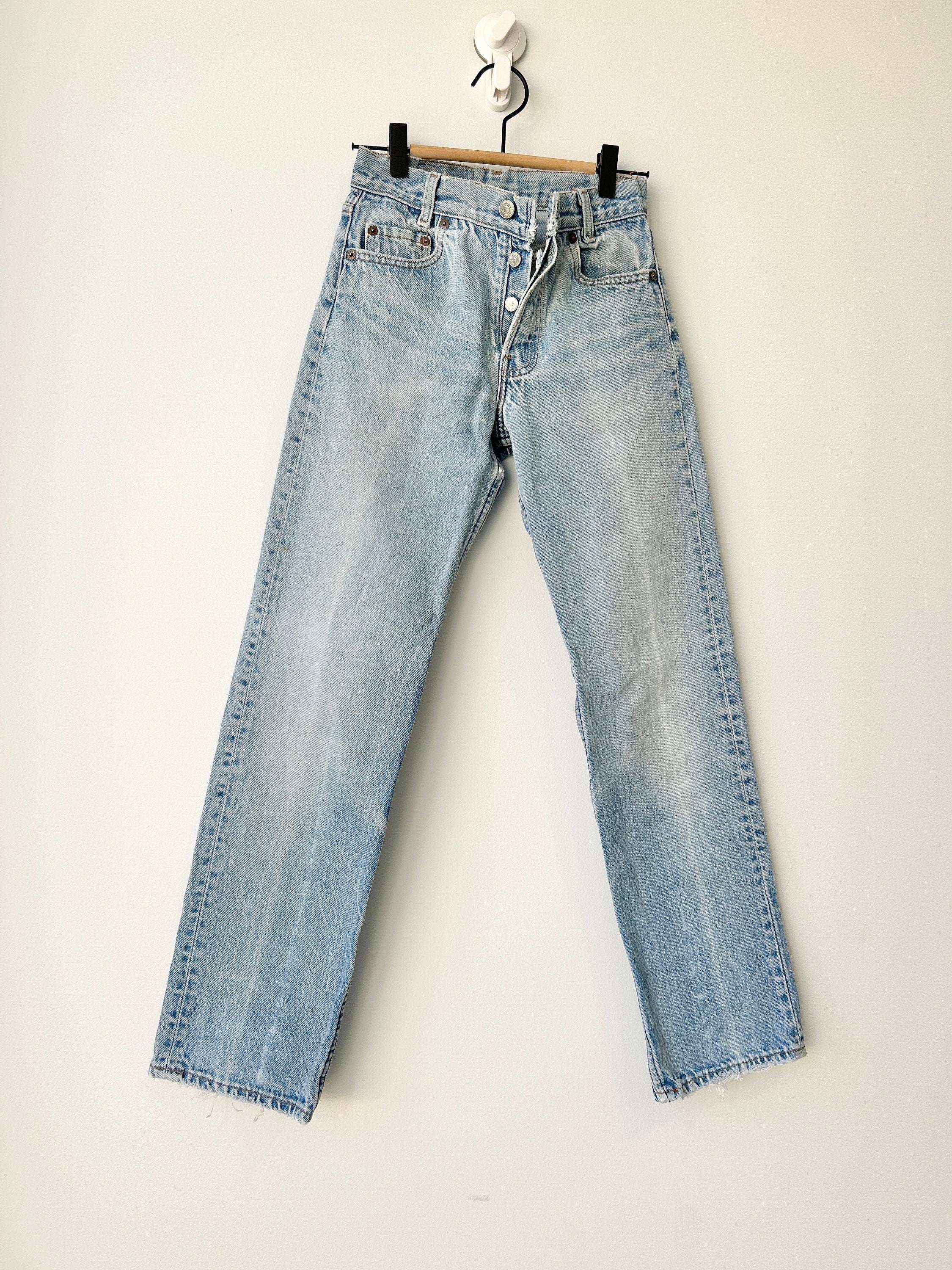 w23 L28 Levis 701 jeans light stonewash blue Levi’s 701 vintage light blue worn vintage Levi’s 80s made in USA