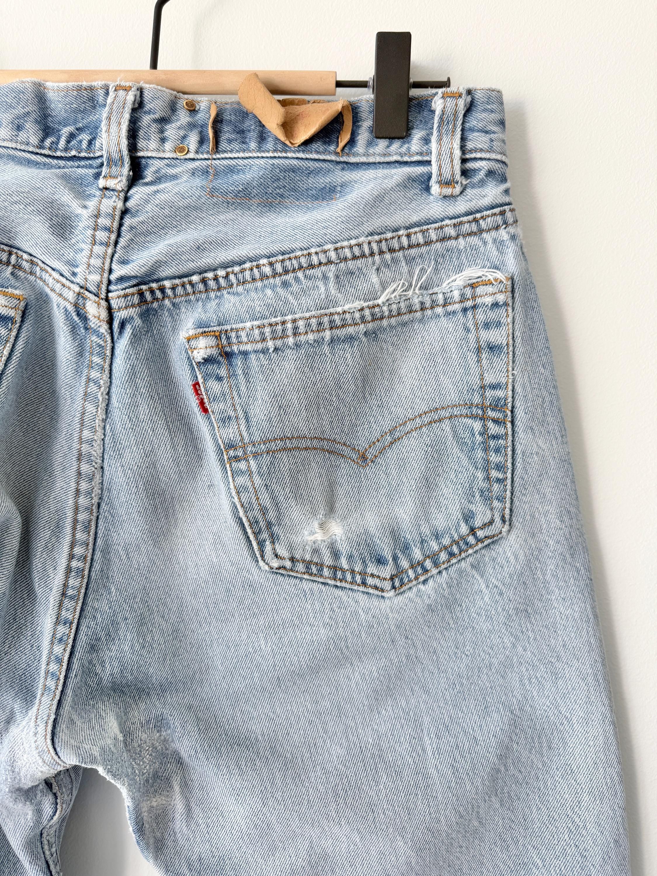 Held *** W29 L30 Levis 501 vintage faded light blue 501s made in USA 80s straight leg jeans 501 29-30” waist (mayuk)