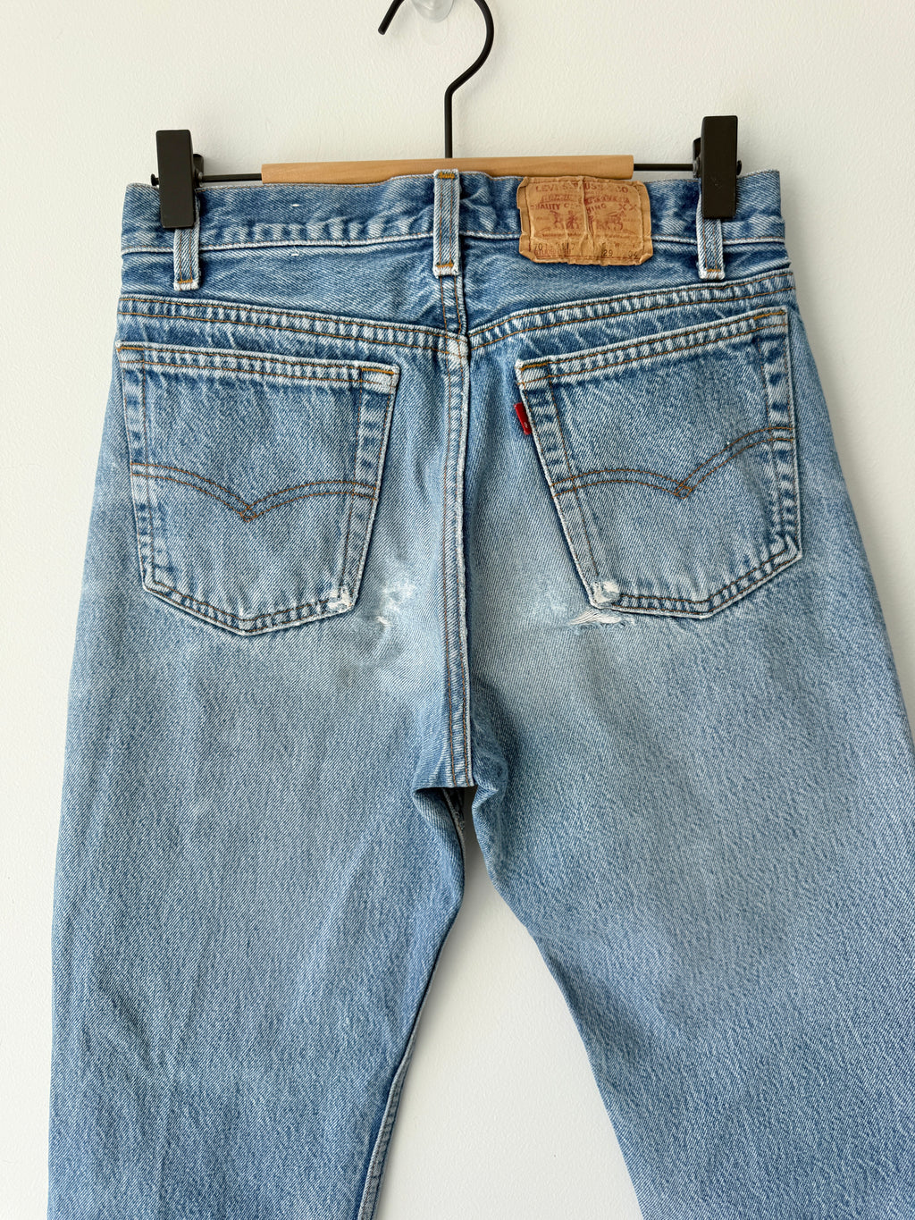 Distressed W26 L30 vintage Levis 701 0117 25/26” measured waist dark faded 80s 701 0117