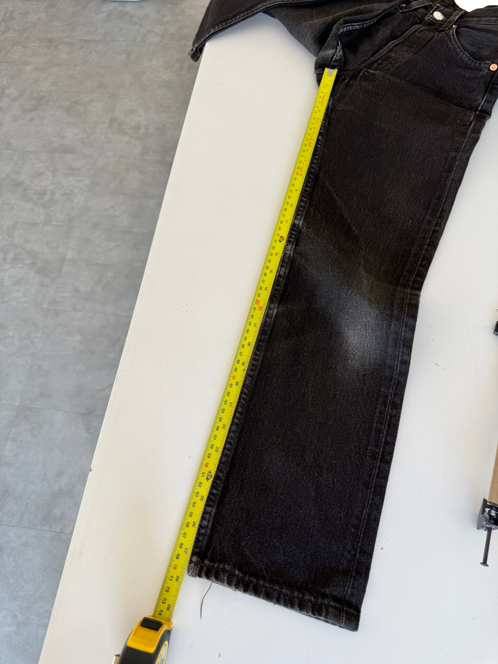 W22 L27 vintage Levis 501s 21/22” measured black fade 501s 90s
