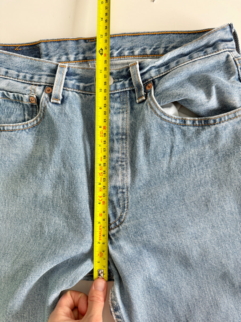 W29 L34 vintage Levis 501s 28/29” measured medium blue faded 90s 501s USA