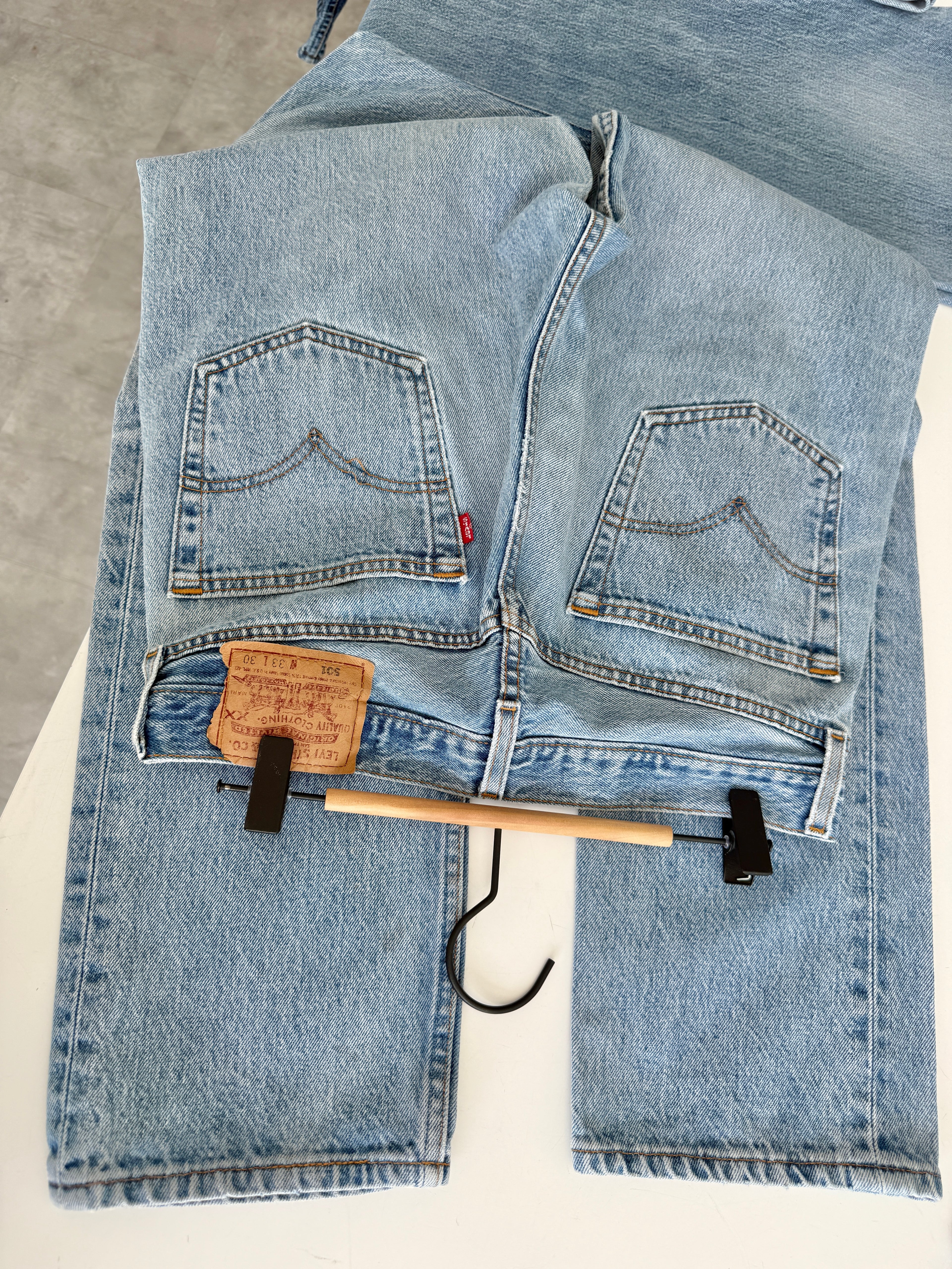 W31 L30 vintage Levis 501 30/31” measured waist medium faded blue 501s amazing fade 90s USA denim