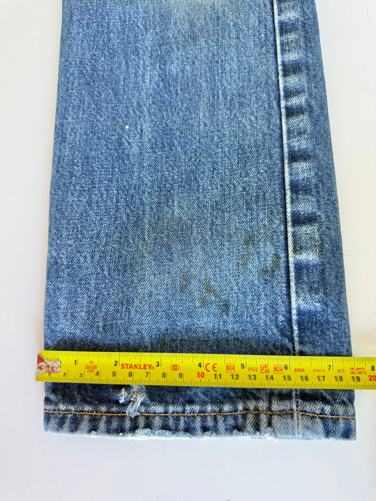 W26 L30 vintage Levis 501 dark blue 25/26” measured waist Y2K levis 501s