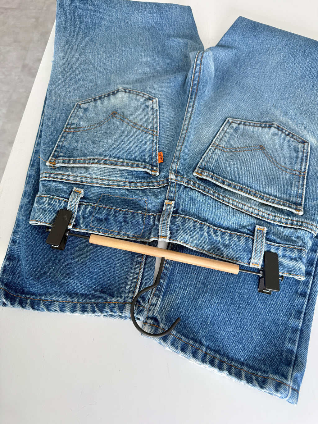 Soft W29 L31 vintage Levis 520 28/29” measured waist dark faded 520s 90s USA denim orange tab