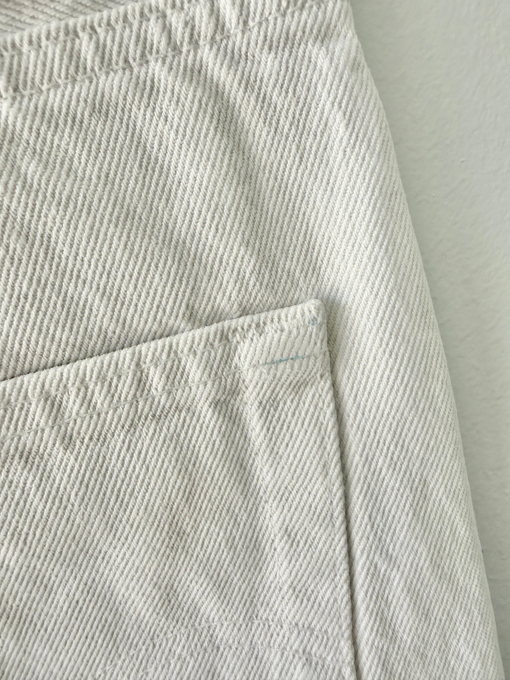 W28 L30 white vintage Levis 501 27/28” measured waist white 90s/80s 501s