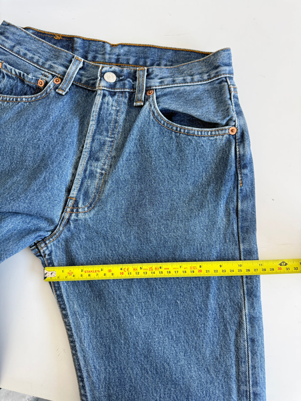 W26 L32 vintage Levis 501 25/26” measured waist dark blue 501s 90s -nl