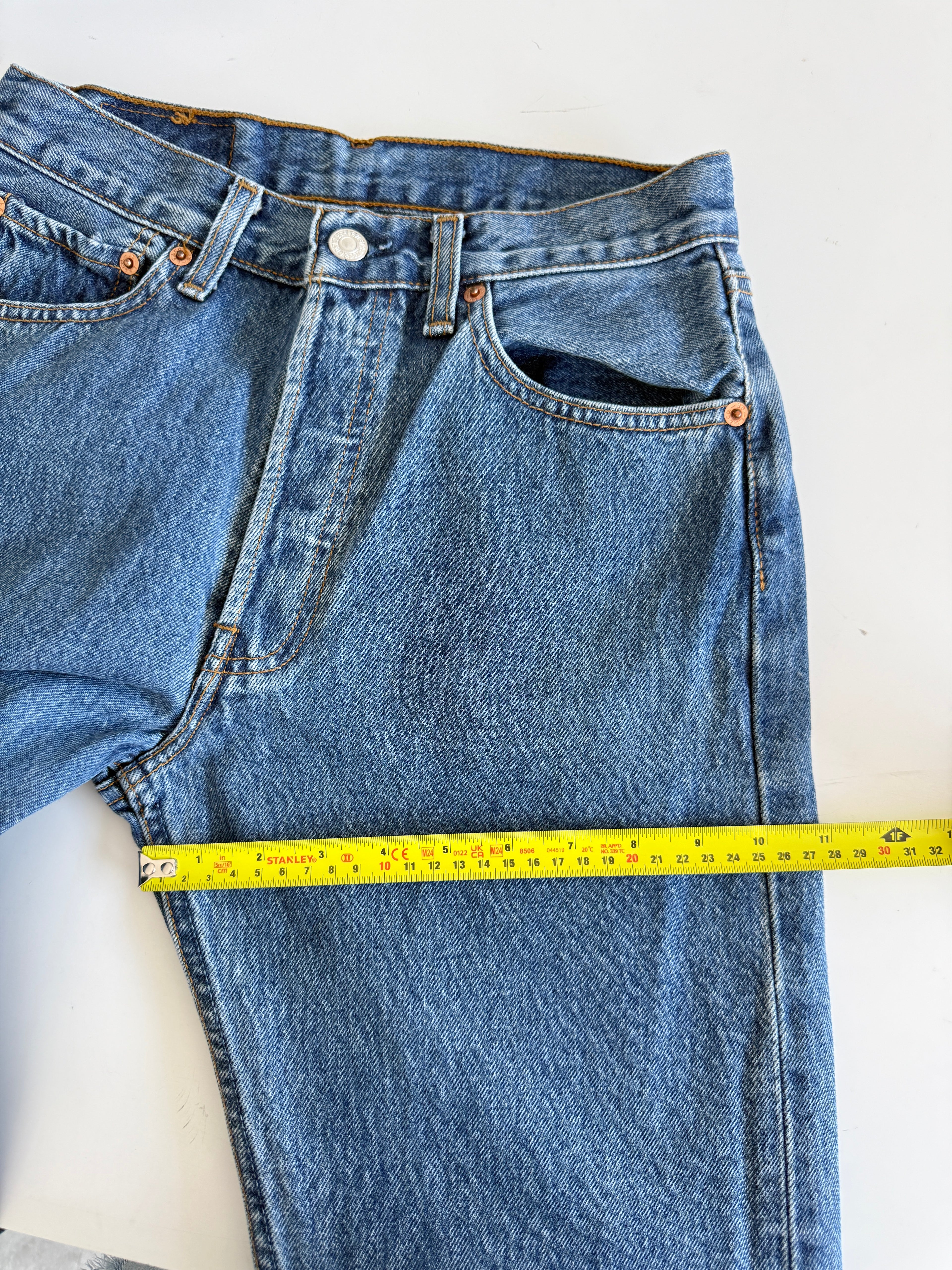 W26 L32 vintage Levis 501 25/26” measured waist dark blue 501s 90s -nl