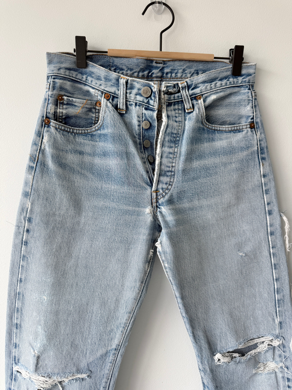 Selvedge W28 L30 vintage Levis 501s 26/28” measured whisker light blue fade 70s selvedge 501s USA