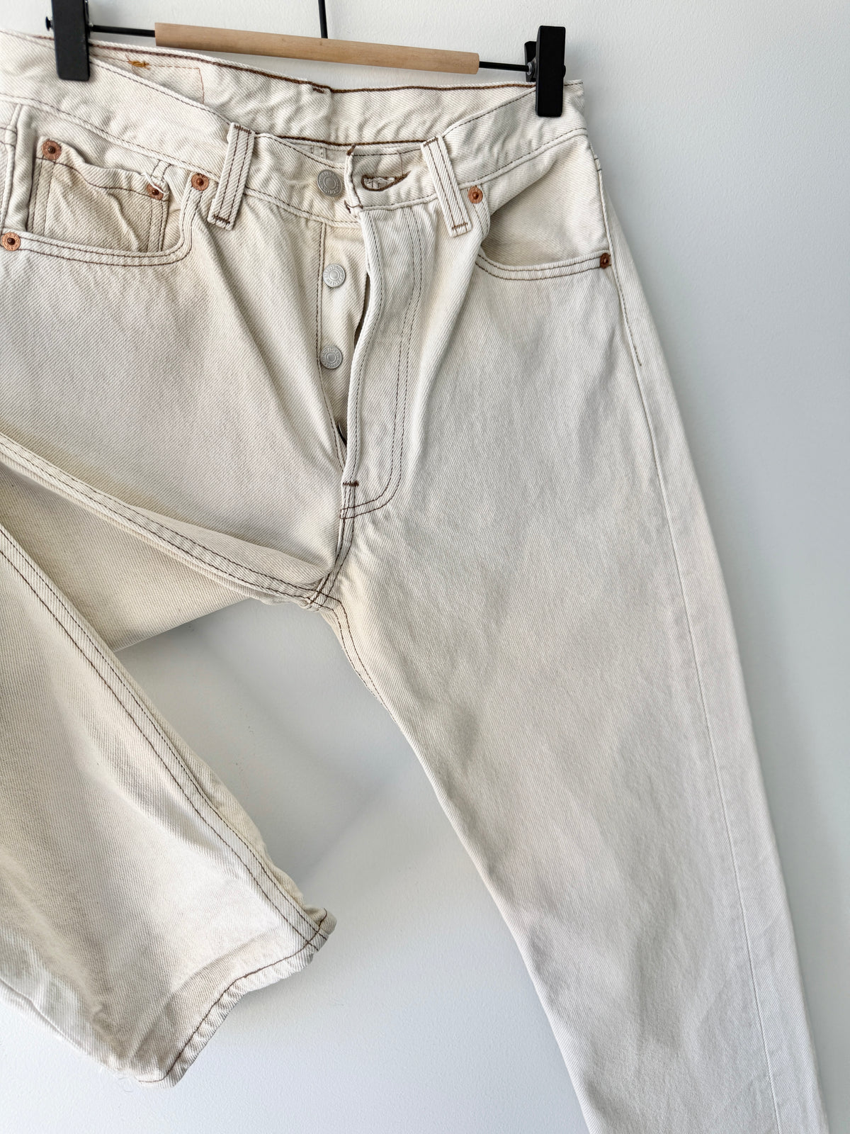 W27 L34 vintage Levis 501s 26/27” measured beige 501s 90s USA