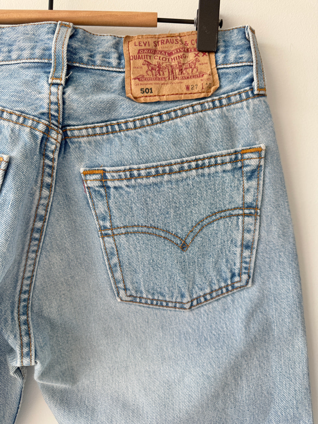W25 L29 vintage Levis 501 24-25” light blue 90s Levi’s 501s